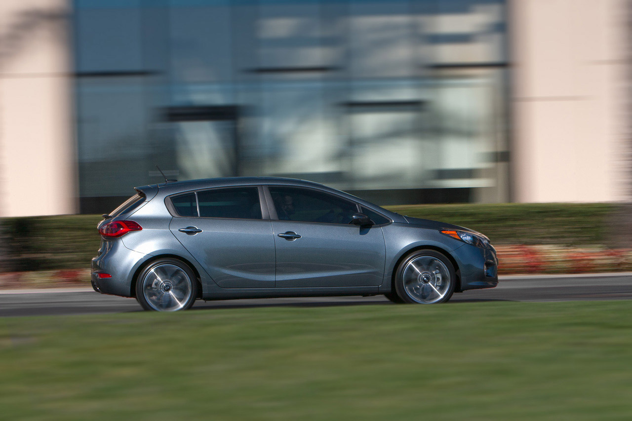 Kia Forte 5-Door photo #16
