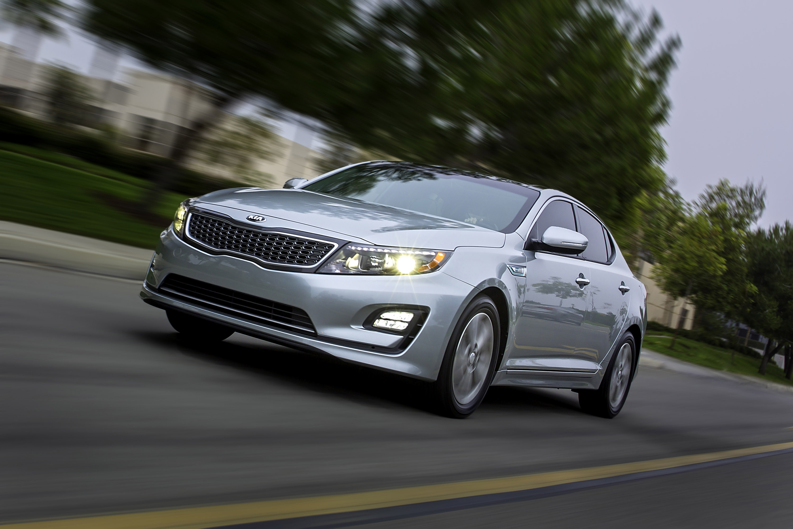 Kia Optima Hybrid photo #2