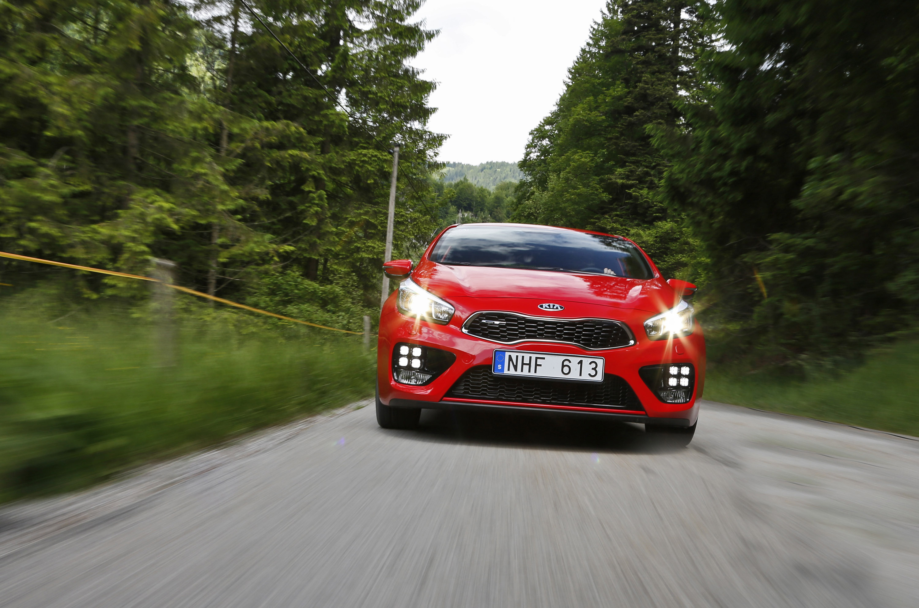 Kia Pro Ceed GT 3-door photo #20