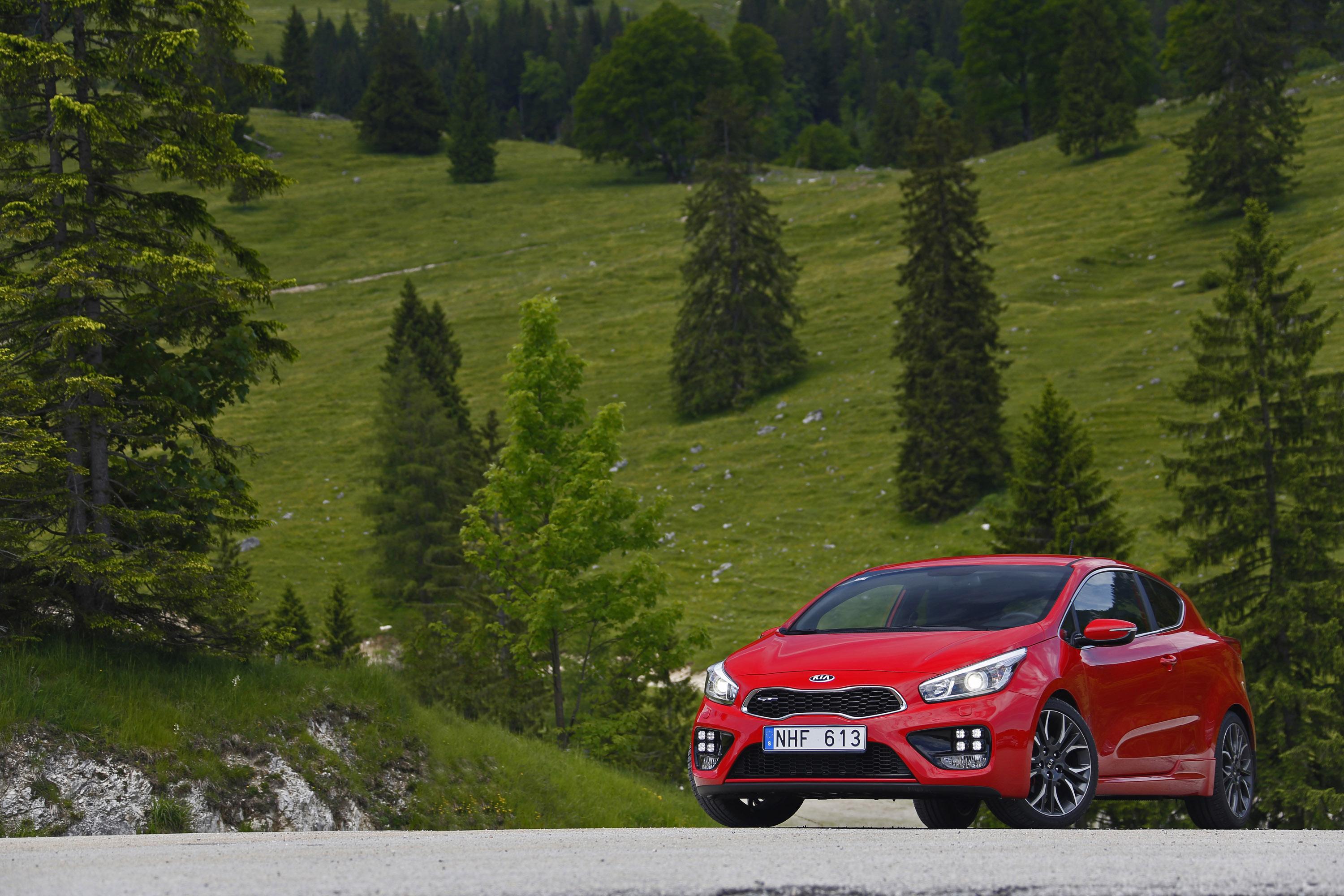 Kia Pro Ceed GT 3-door photo #31