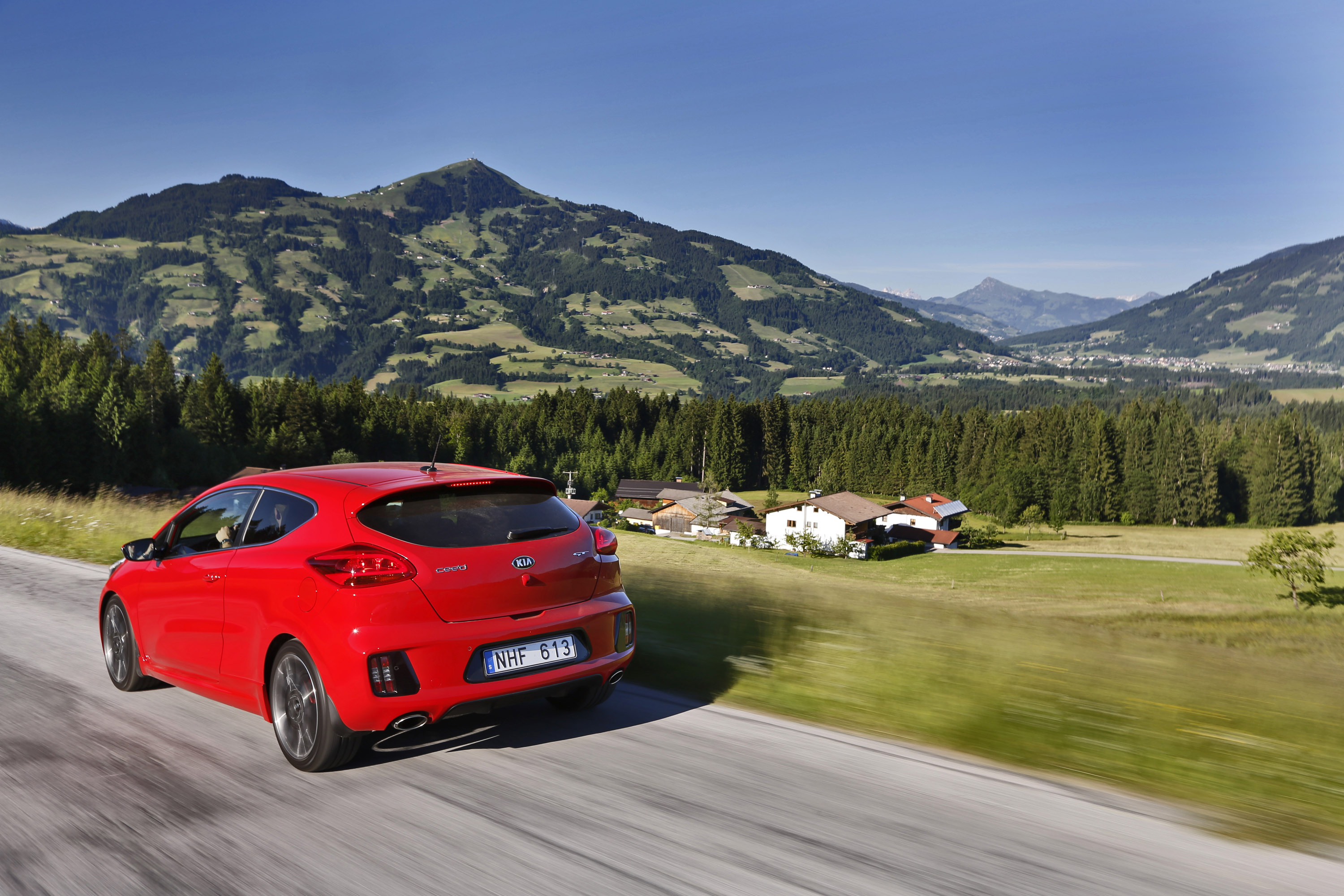Kia Pro Ceed GT 3-door photo #42
