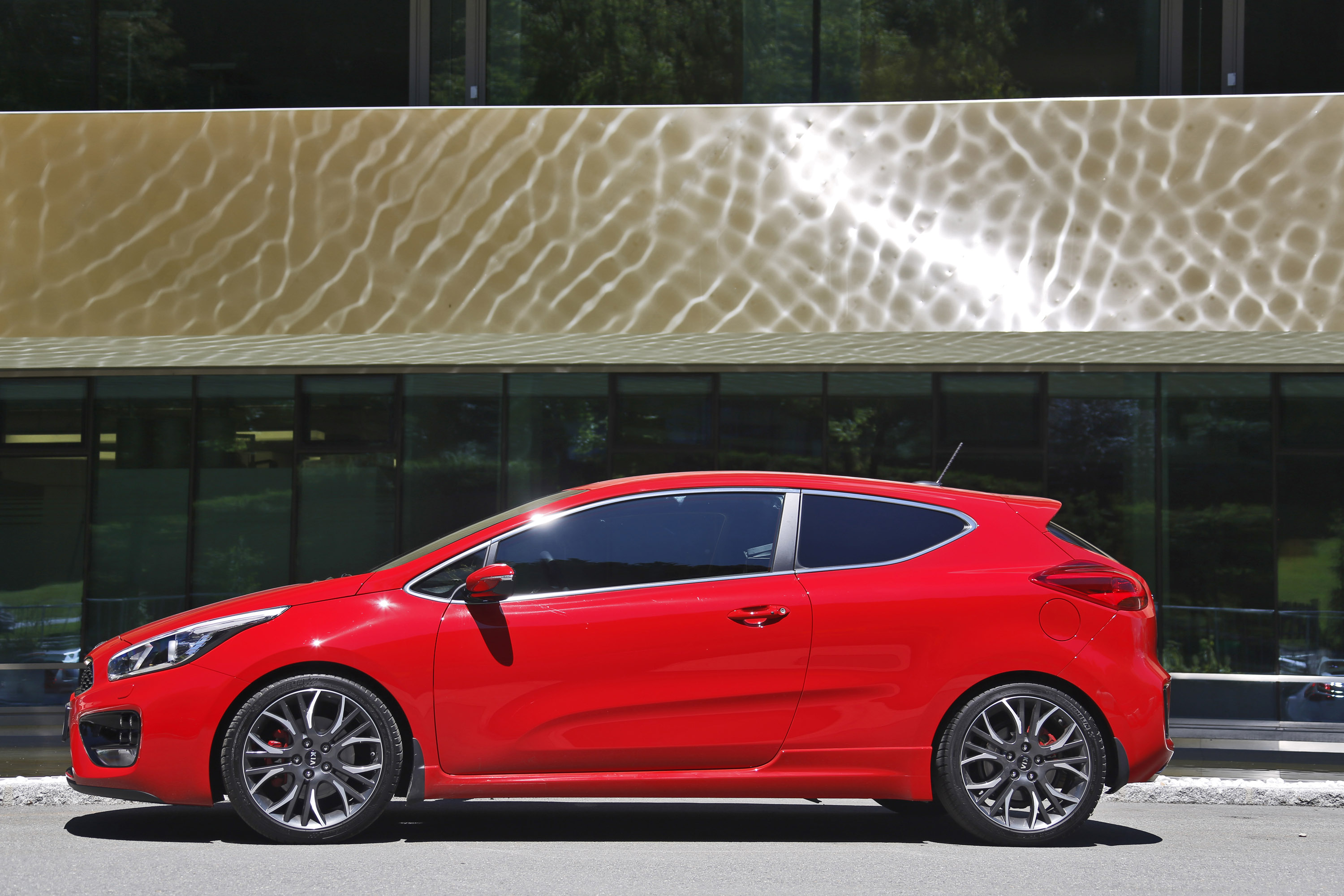 Kia Pro Ceed GT 3-door photo #44