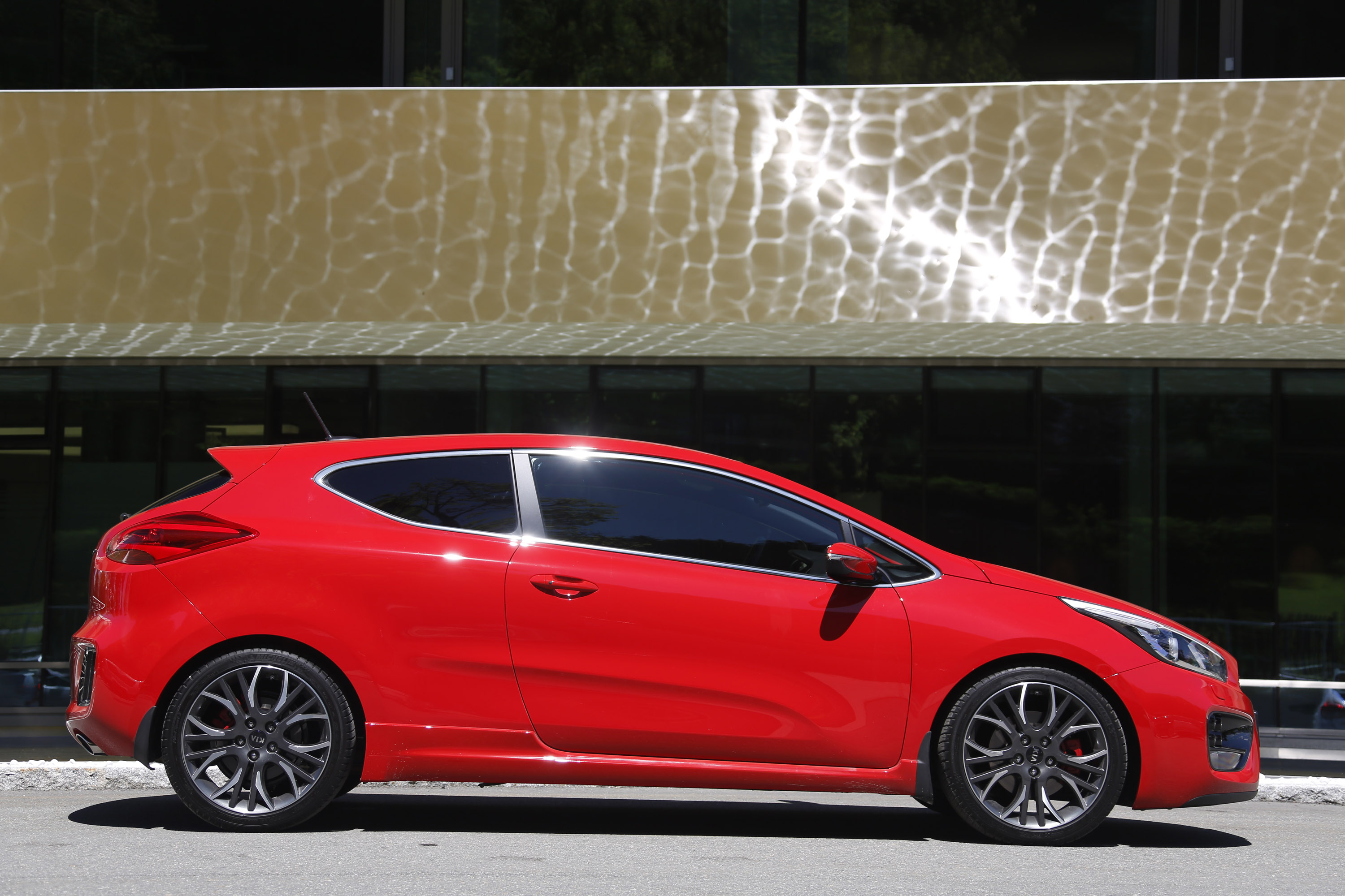 Kia Pro Ceed GT 3-door photo #45