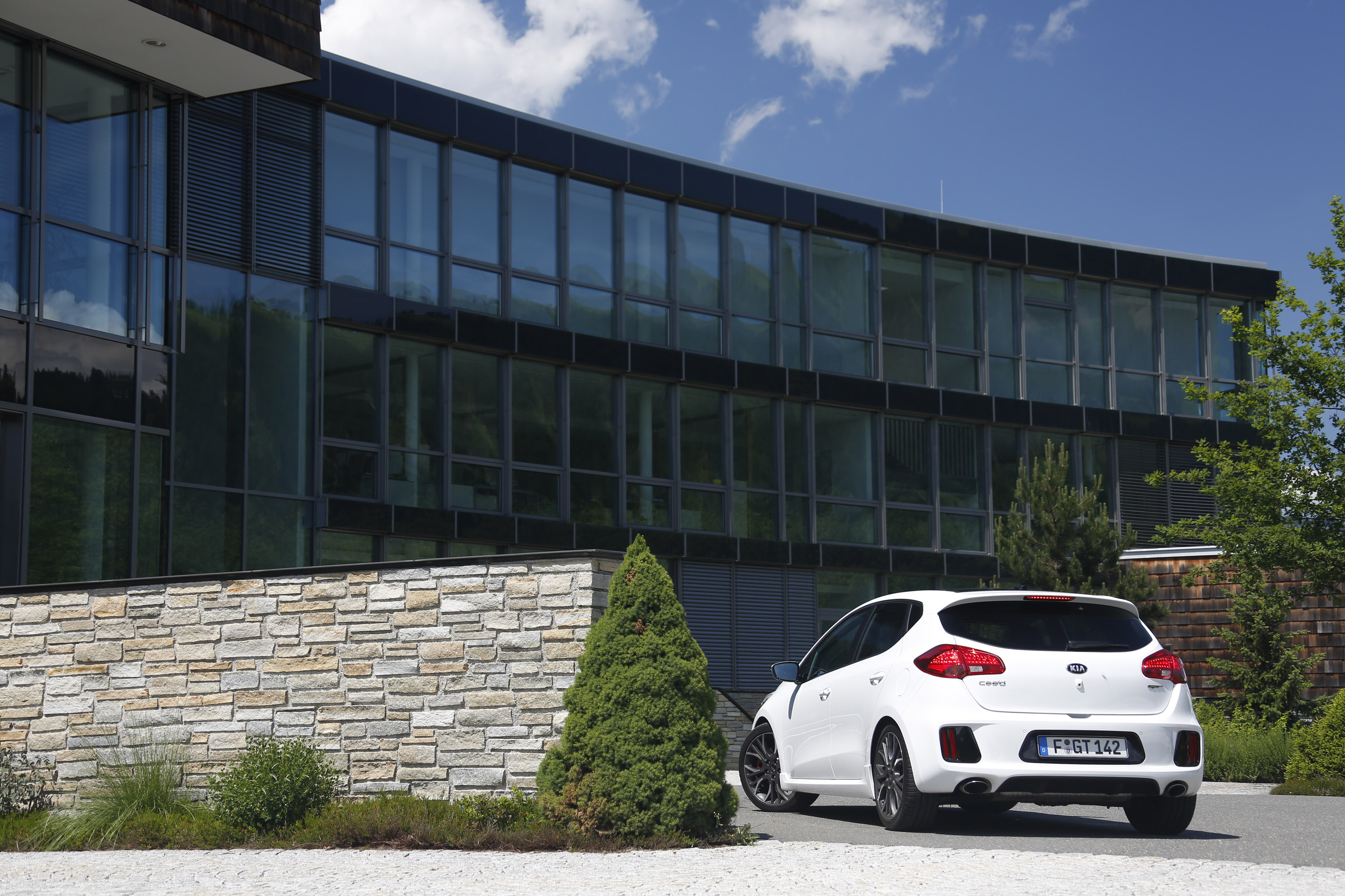 Kia Pro Ceed GT 5-door photo #66