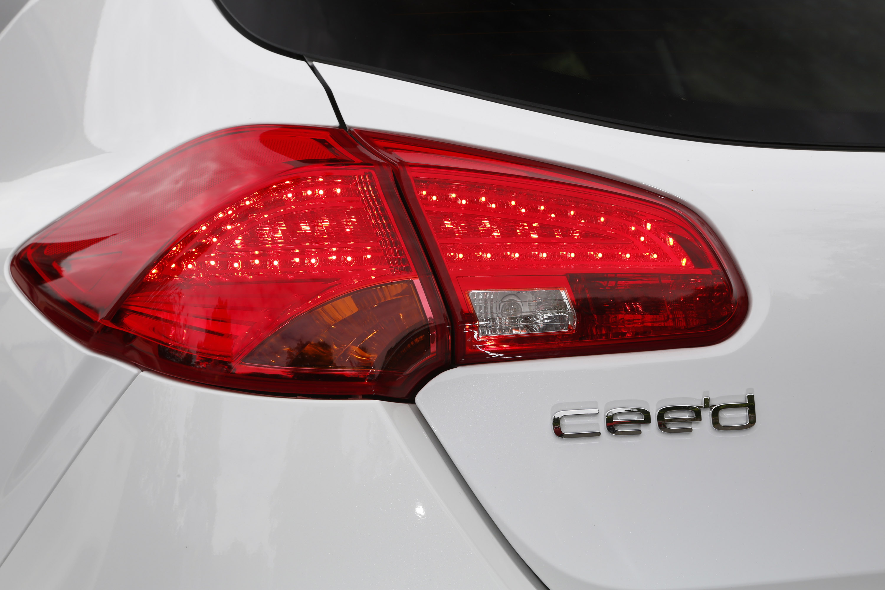 Kia Pro Ceed GT 5-door photo #76