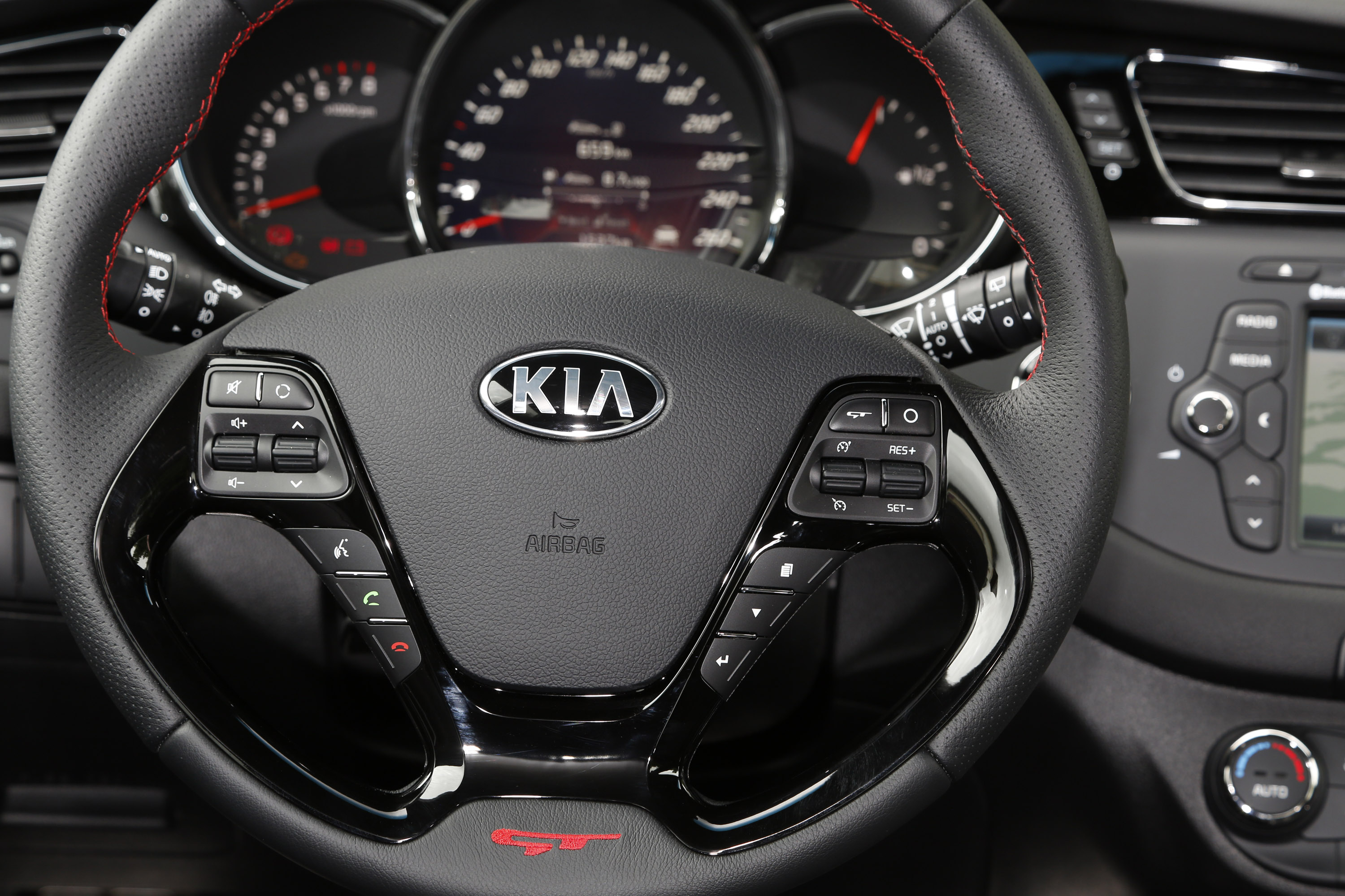 Kia Pro Ceed GT 5-door photo #95