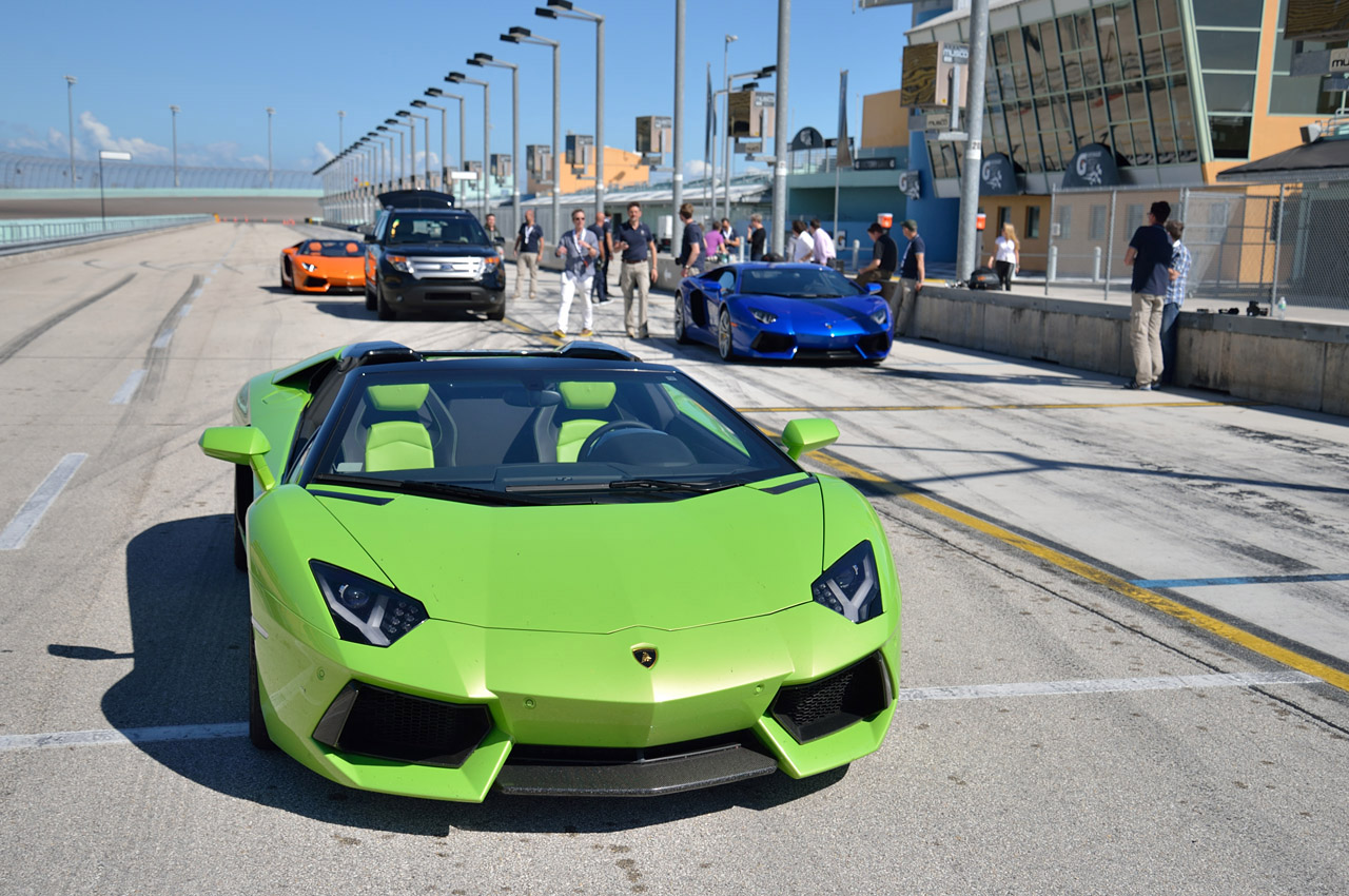 Lamborghini Aventador LP700-4 Roadster photo #26