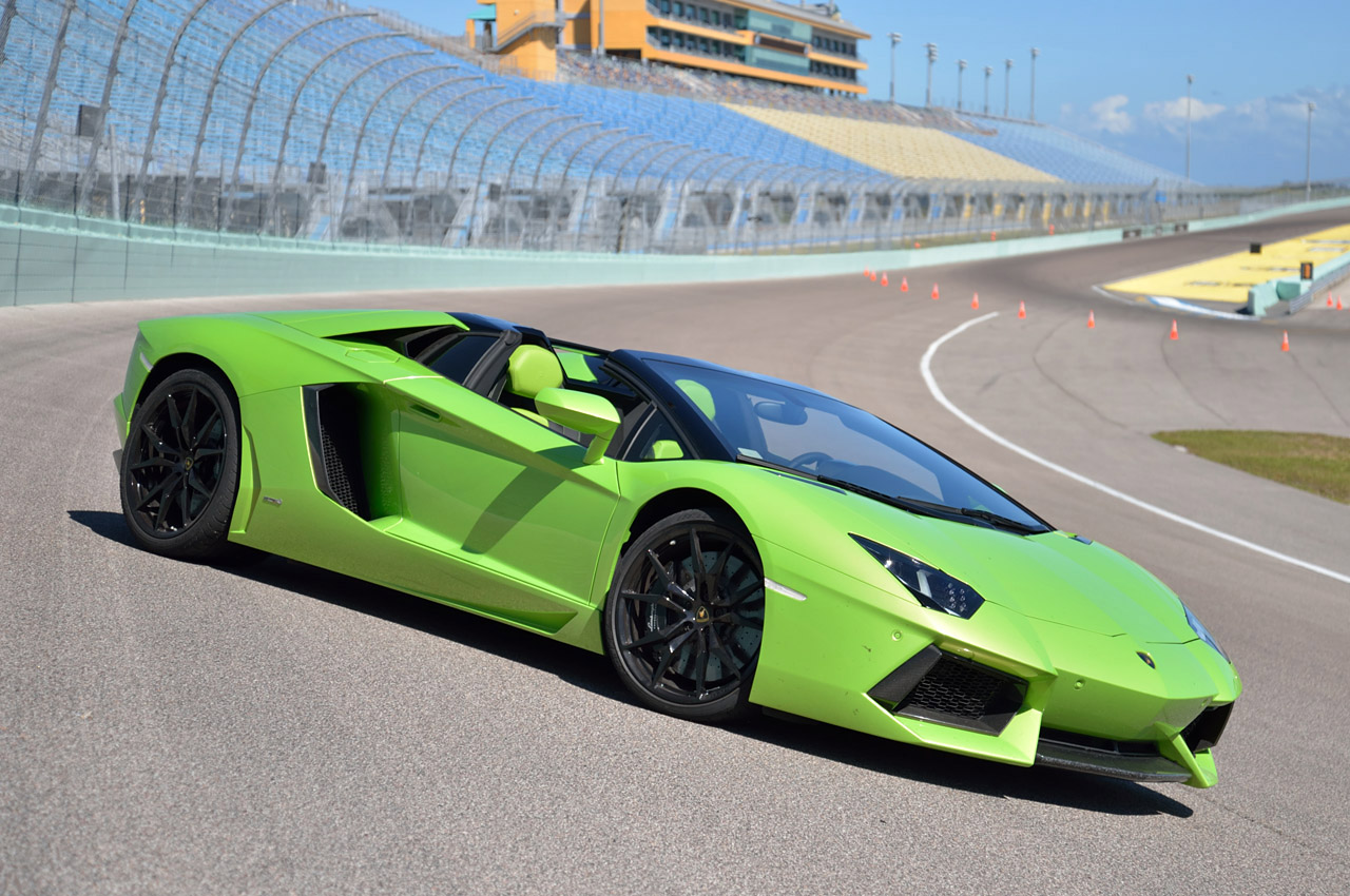 Lamborghini Aventador LP700-4 Roadster photo #30