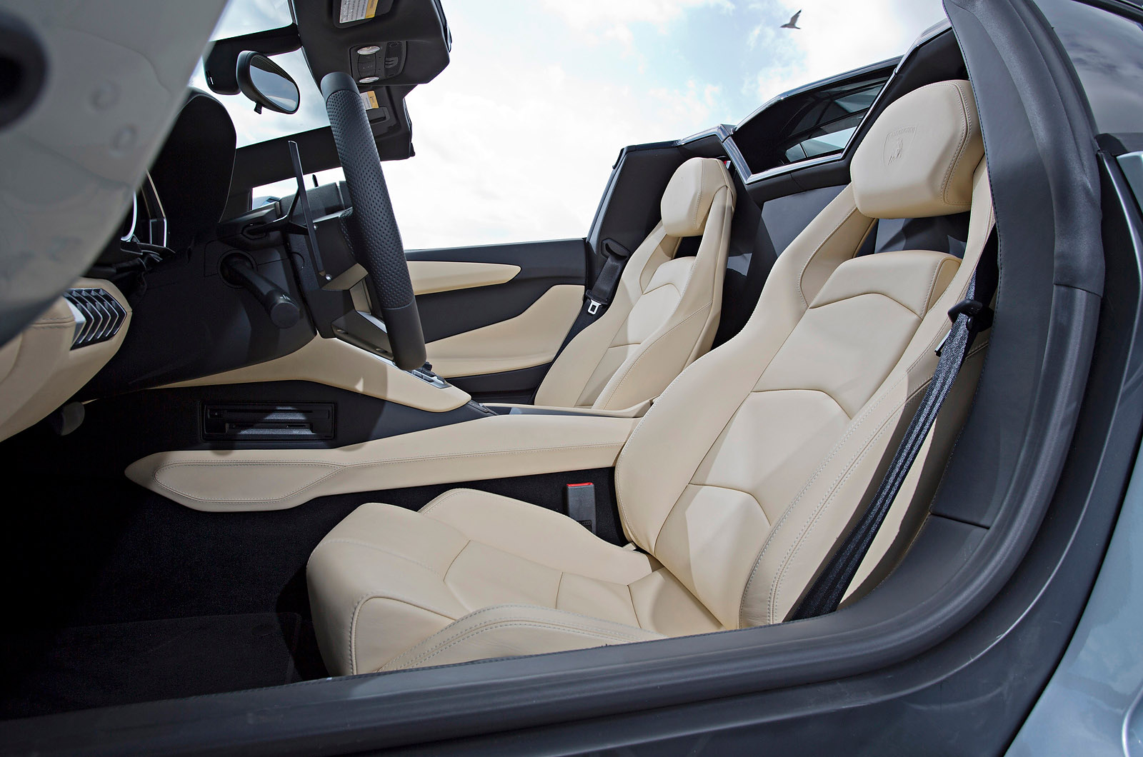 Lamborghini Aventador LP700-4 Roadster photo #57