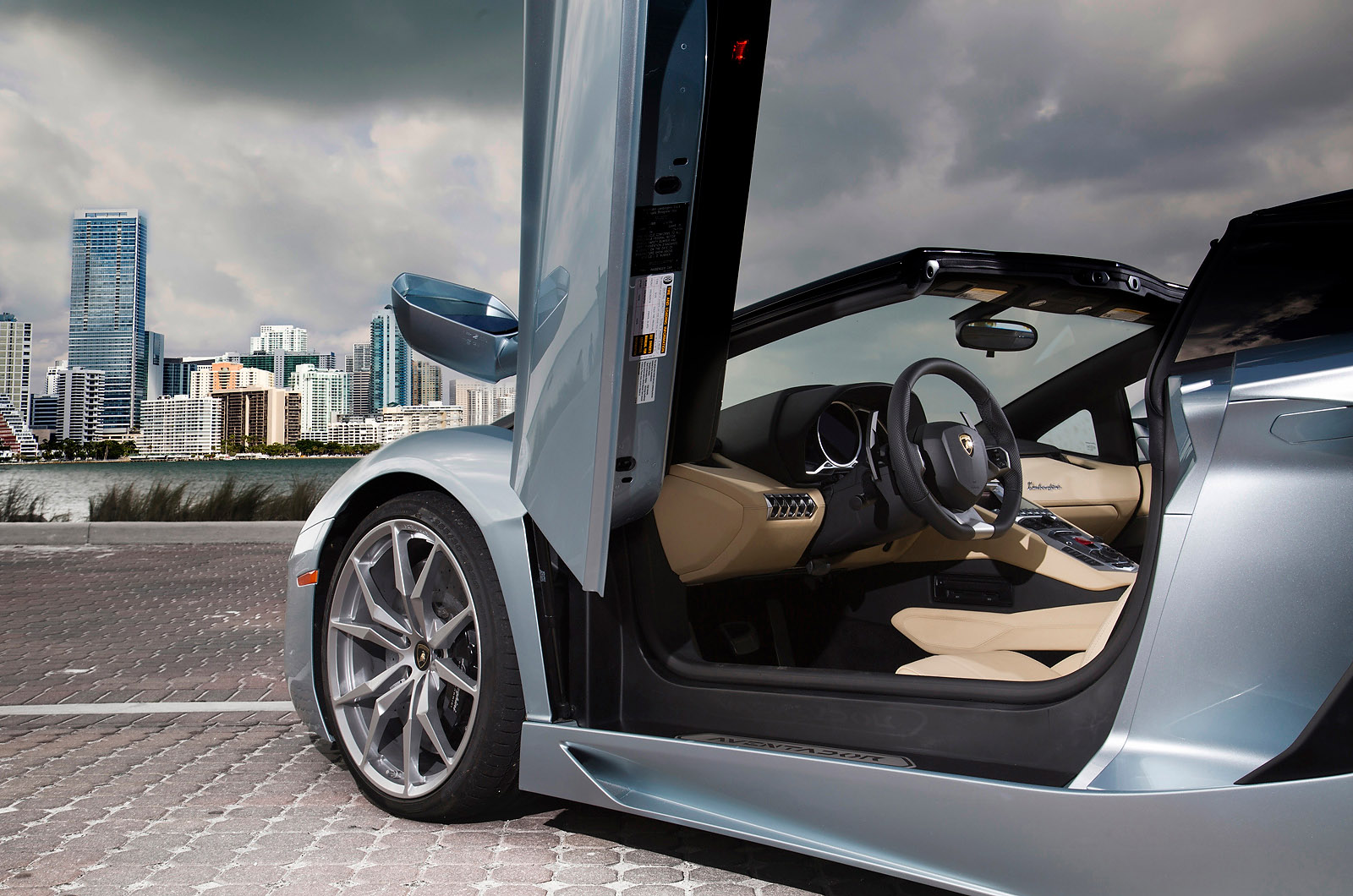 Lamborghini Aventador LP700-4 Roadster photo #58
