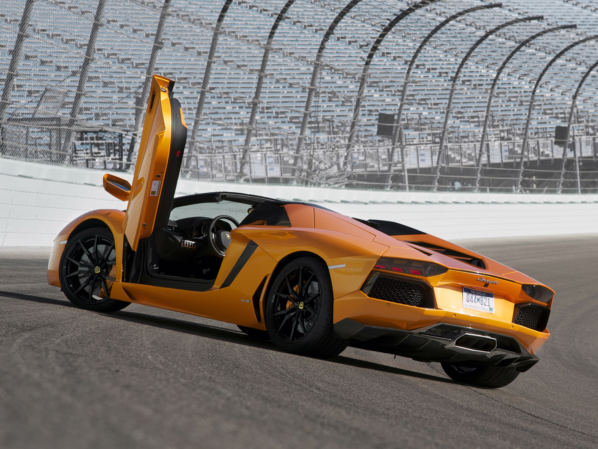 Lamborghini Aventador LP700-4 Roadster photo #66