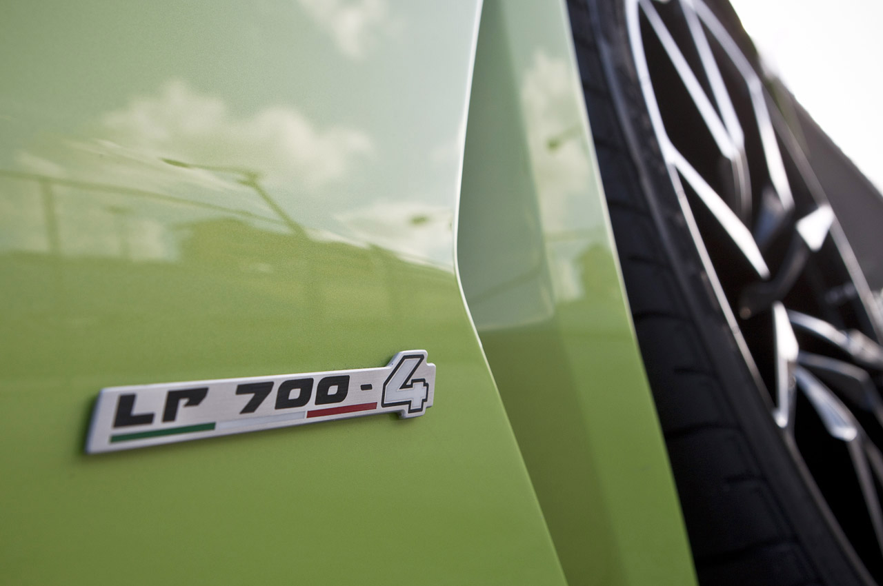 Lamborghini Aventador LP700-4 Roadster photo #73