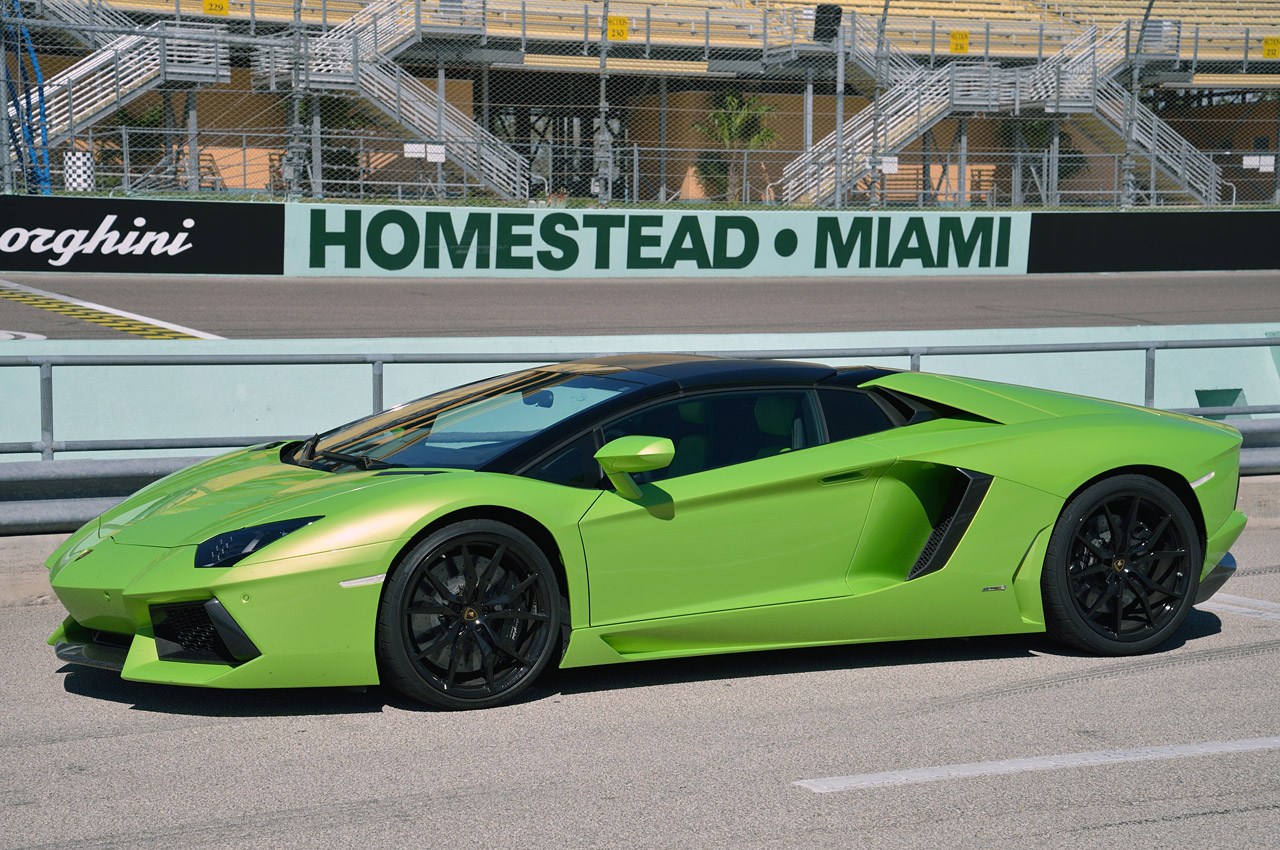 Lamborghini Aventador LP700-4 Roadster photo #76