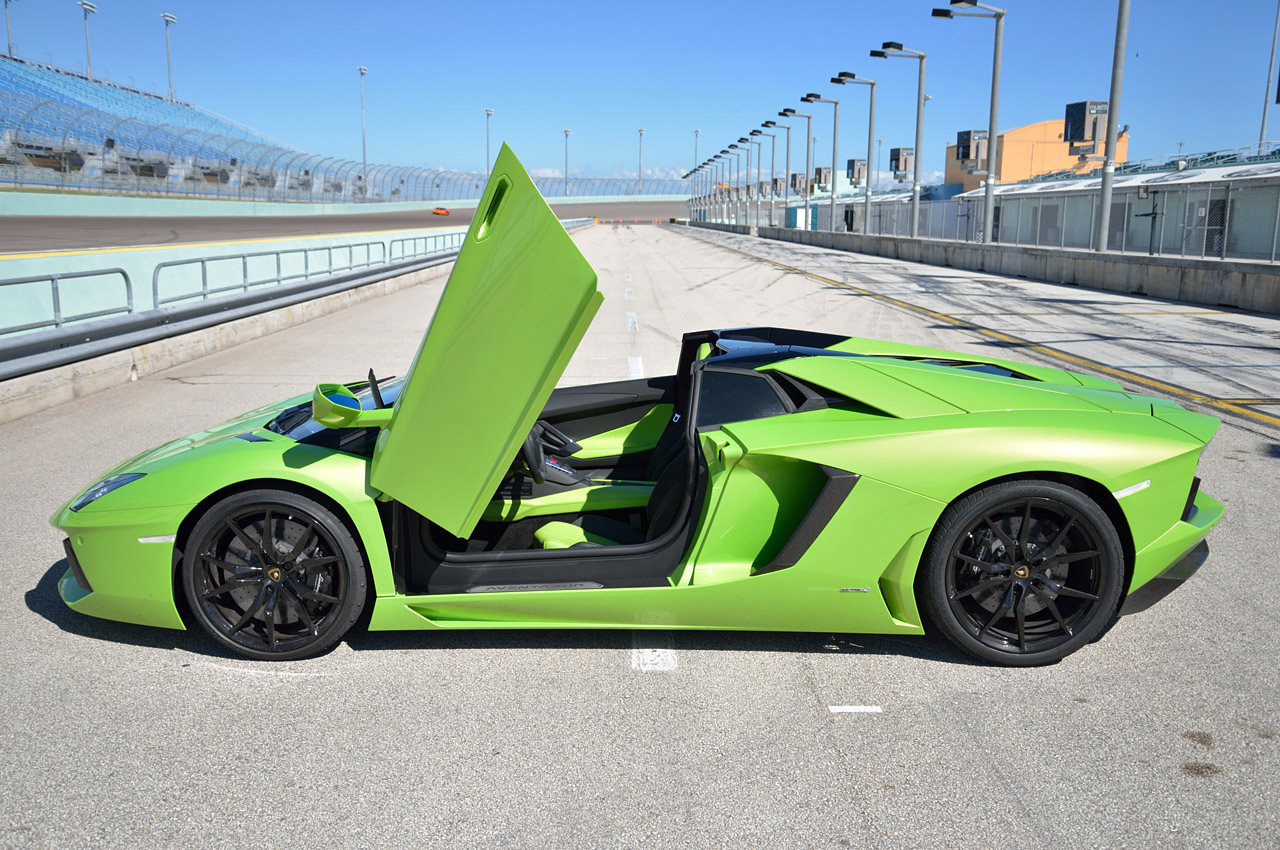 Lamborghini Aventador LP700-4 Roadster photo #77
