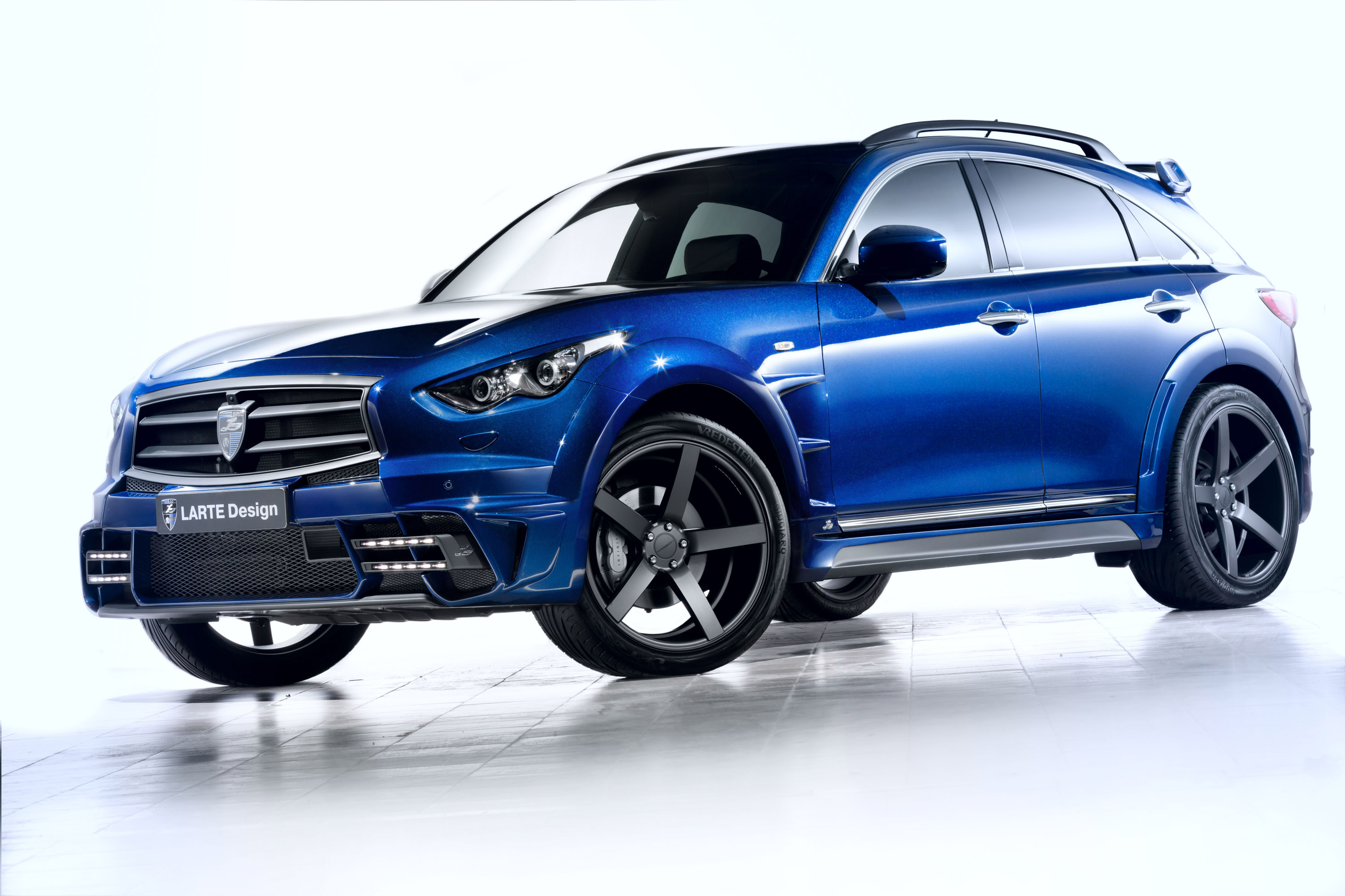 LARTE Infiniti QX70 photo #1