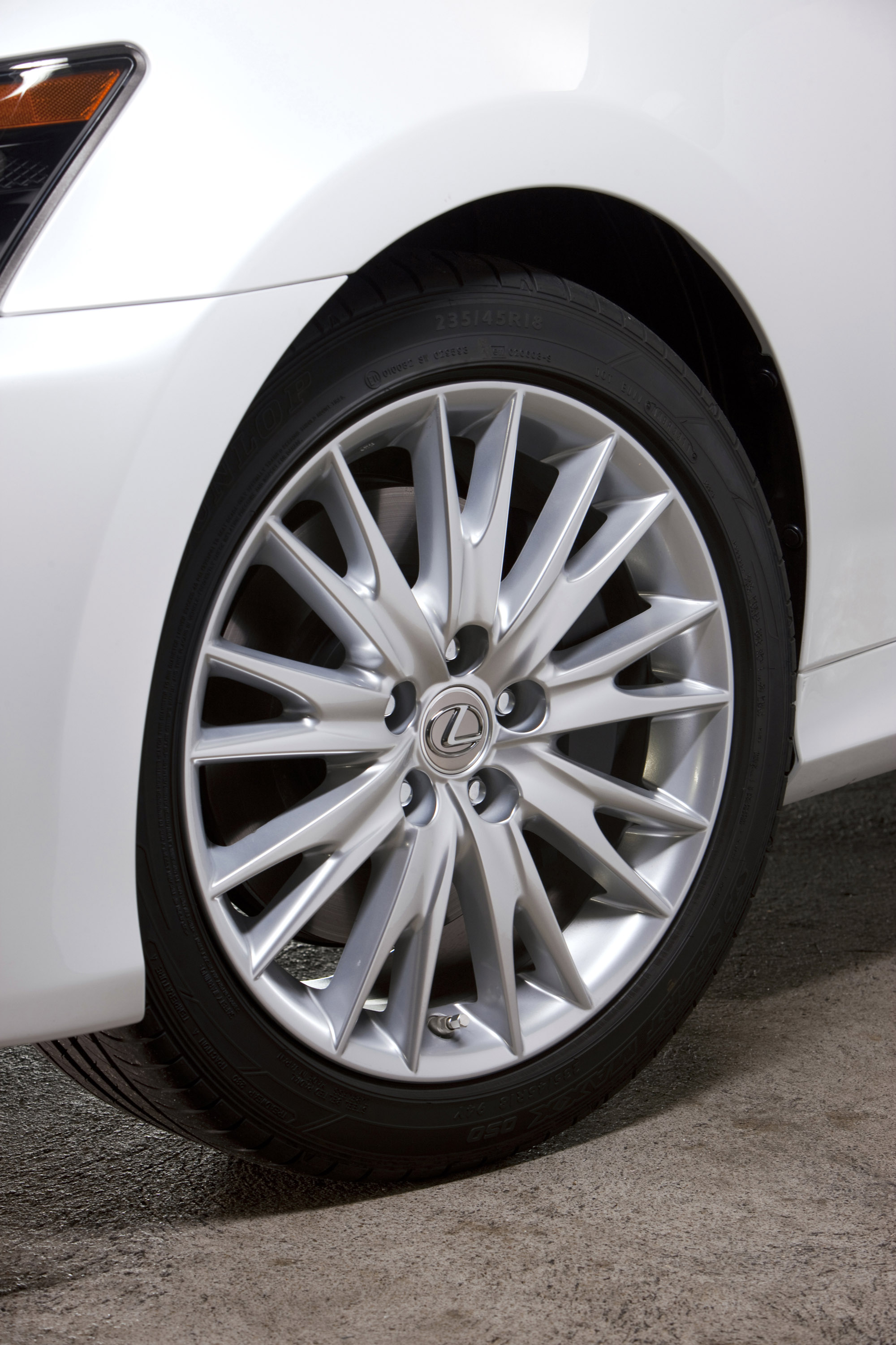 Lexus GS 450h photo #23