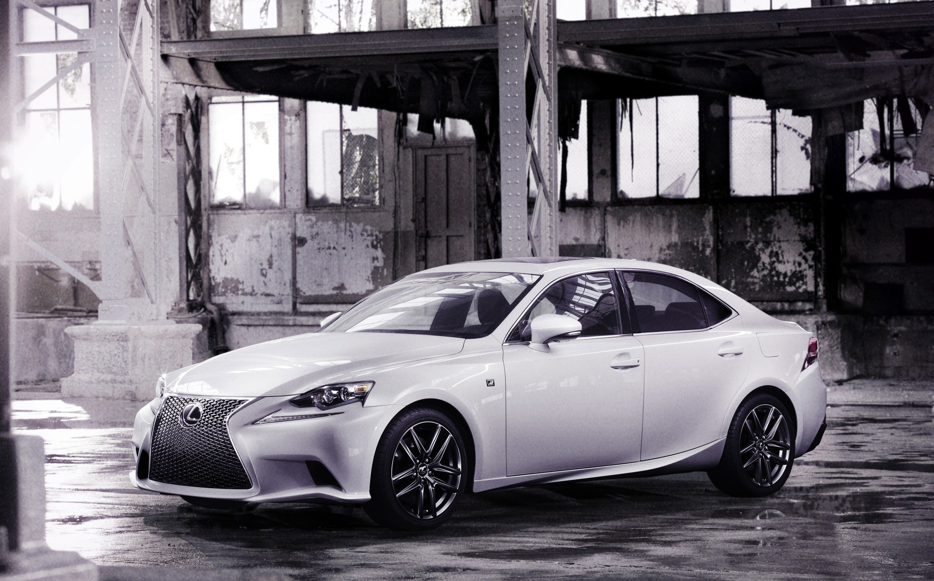 Lexus IS F Sport photo #4