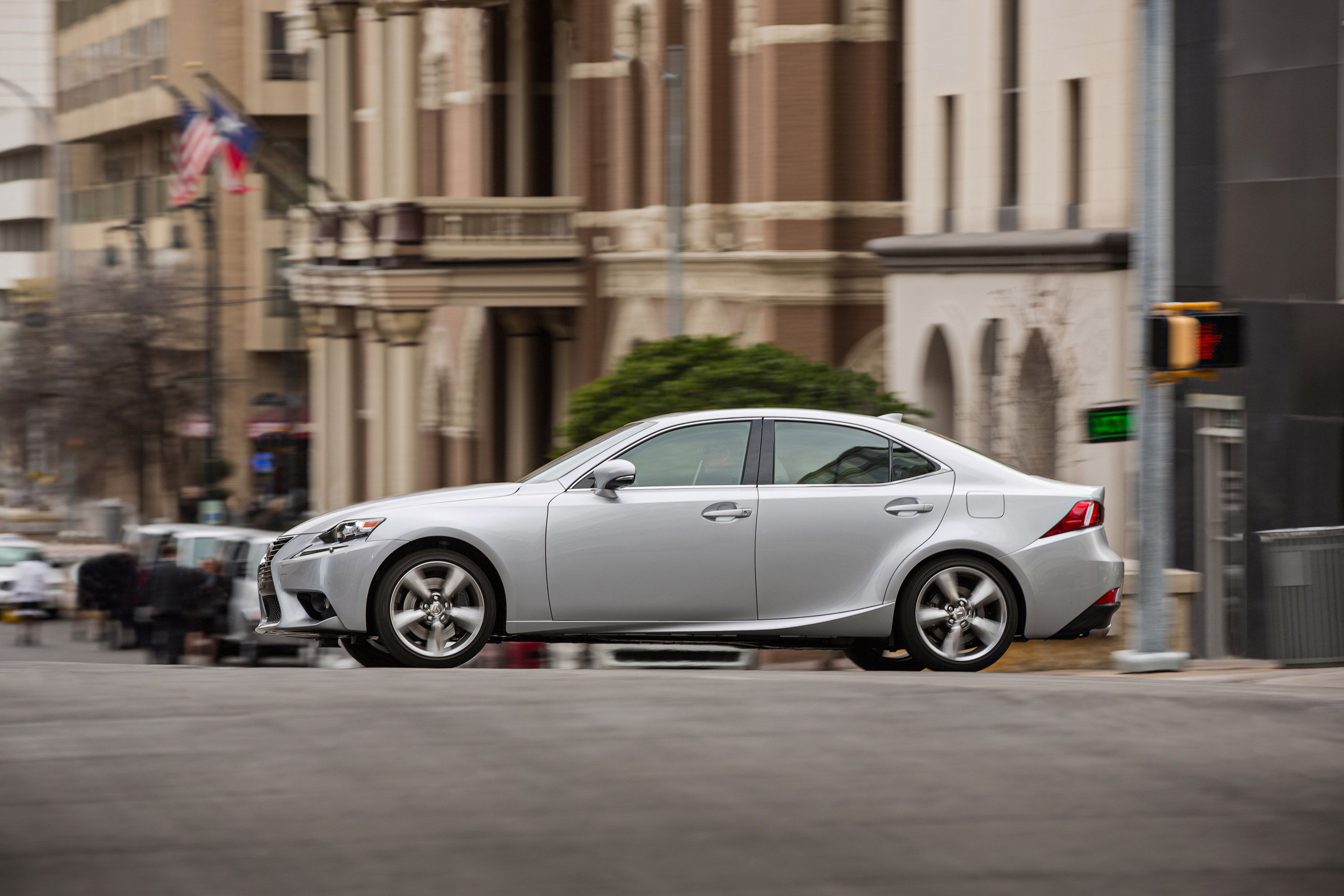 Lexus IS photo #4