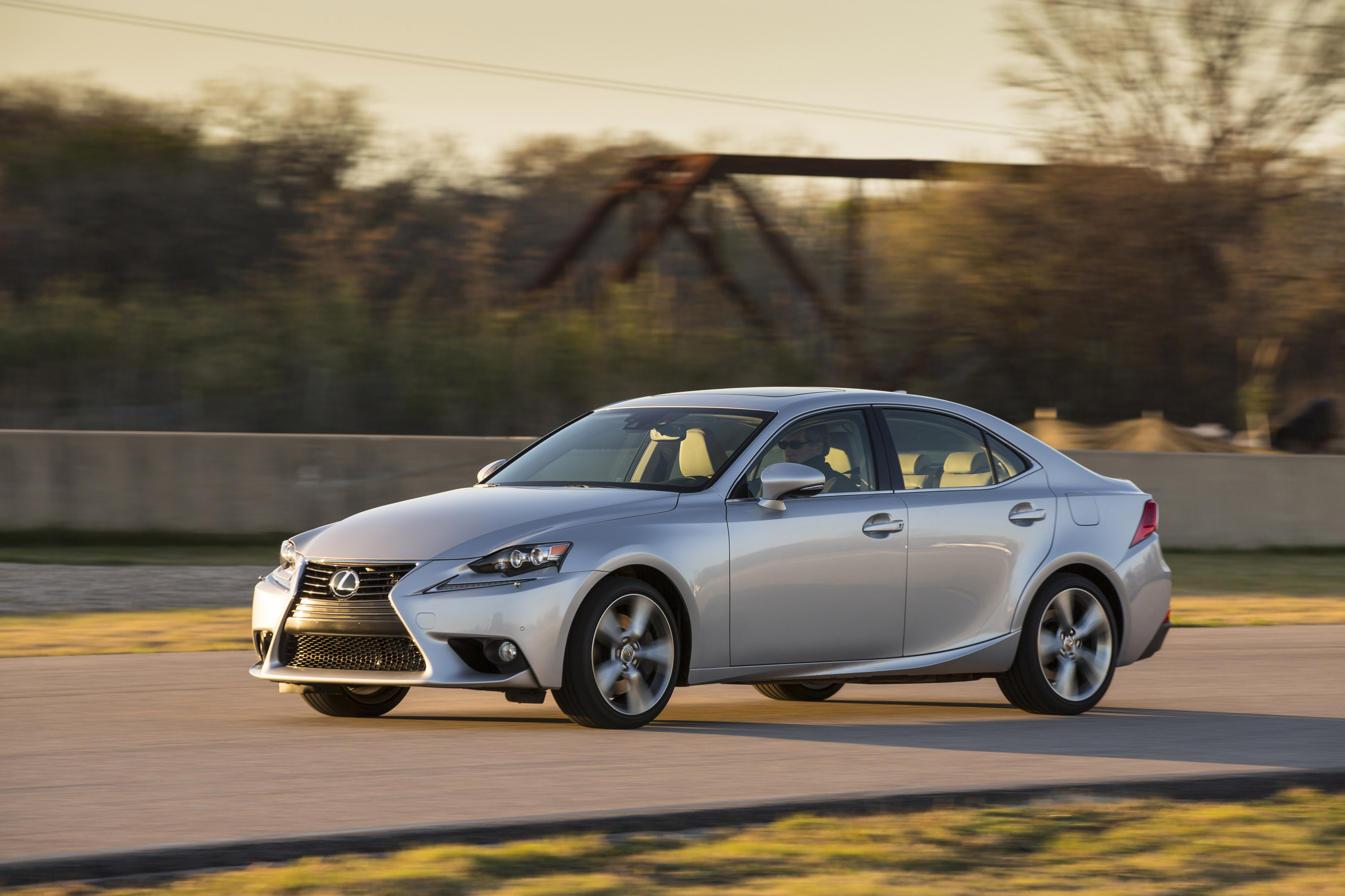 Lexus IS photo #6