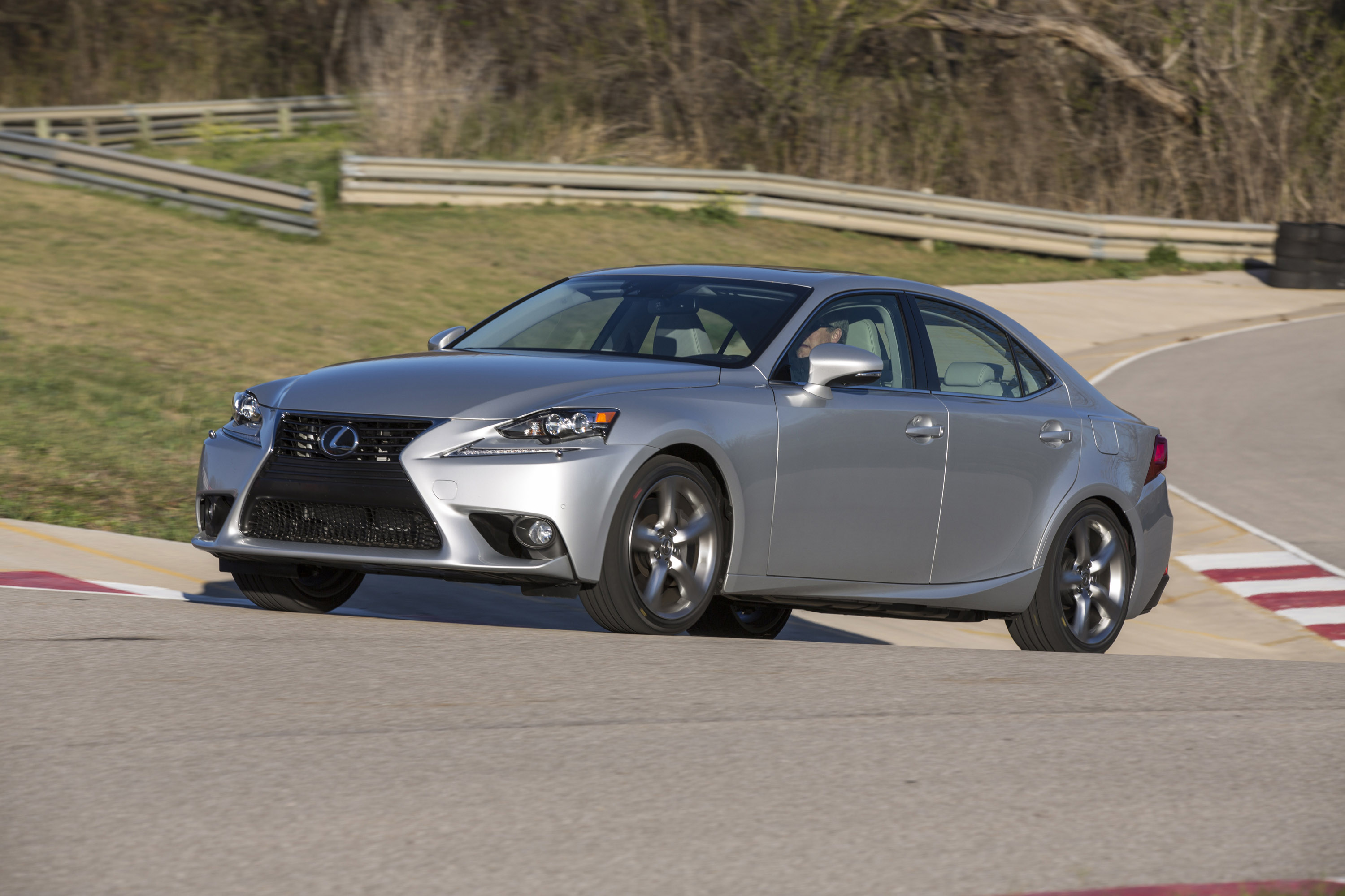 Lexus IS photo #7