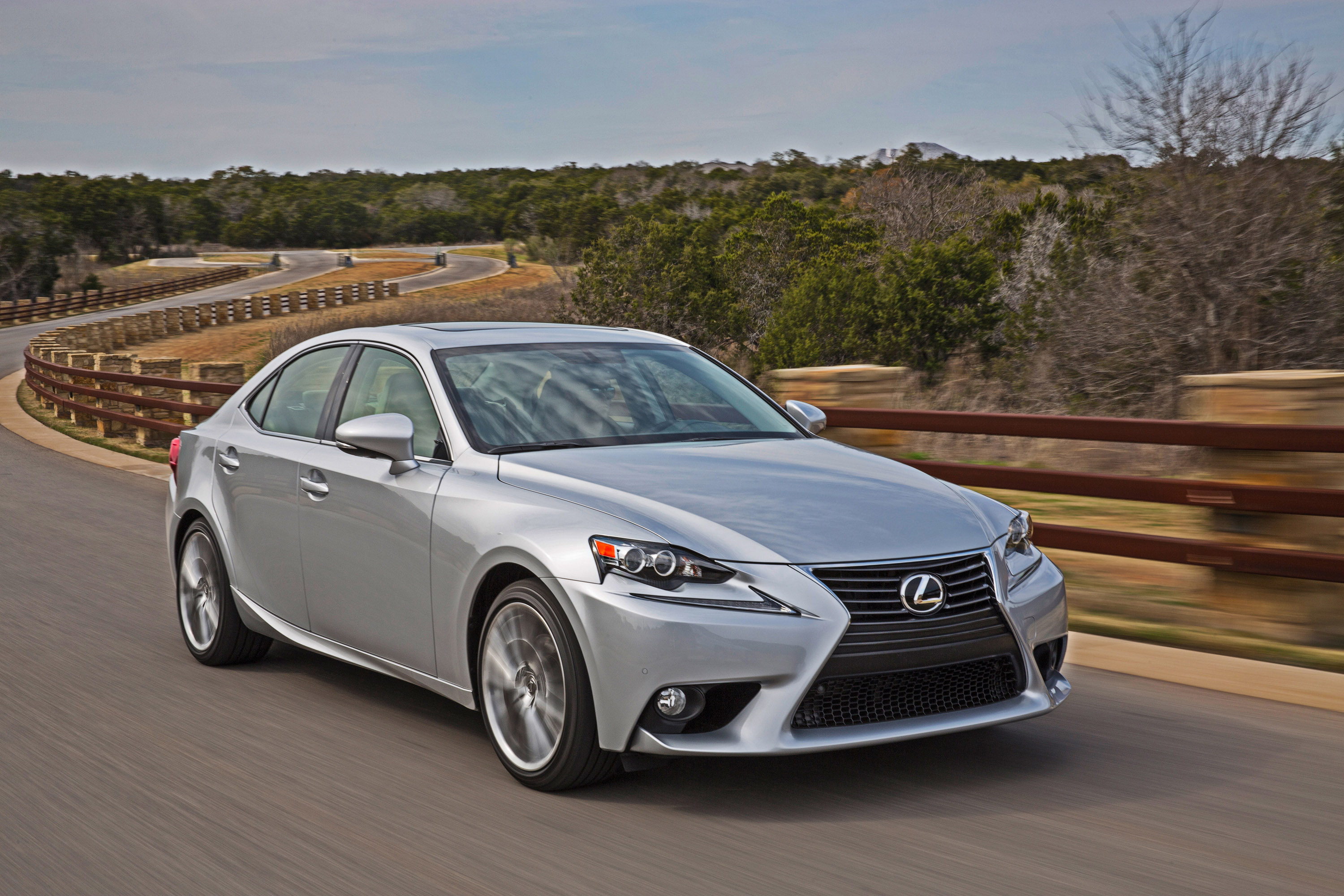 Lexus IS photo #16
