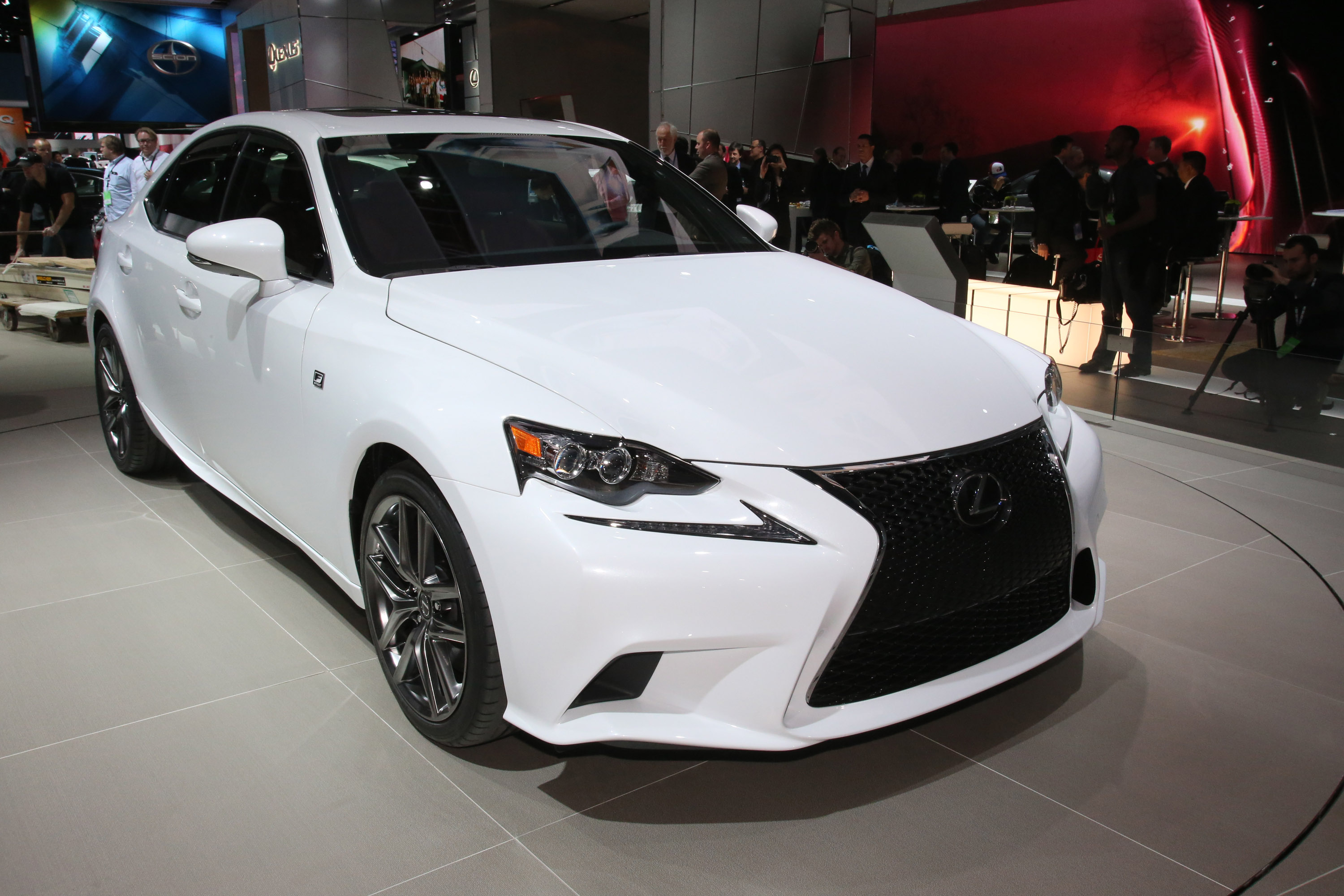 Lexus IS photo #30