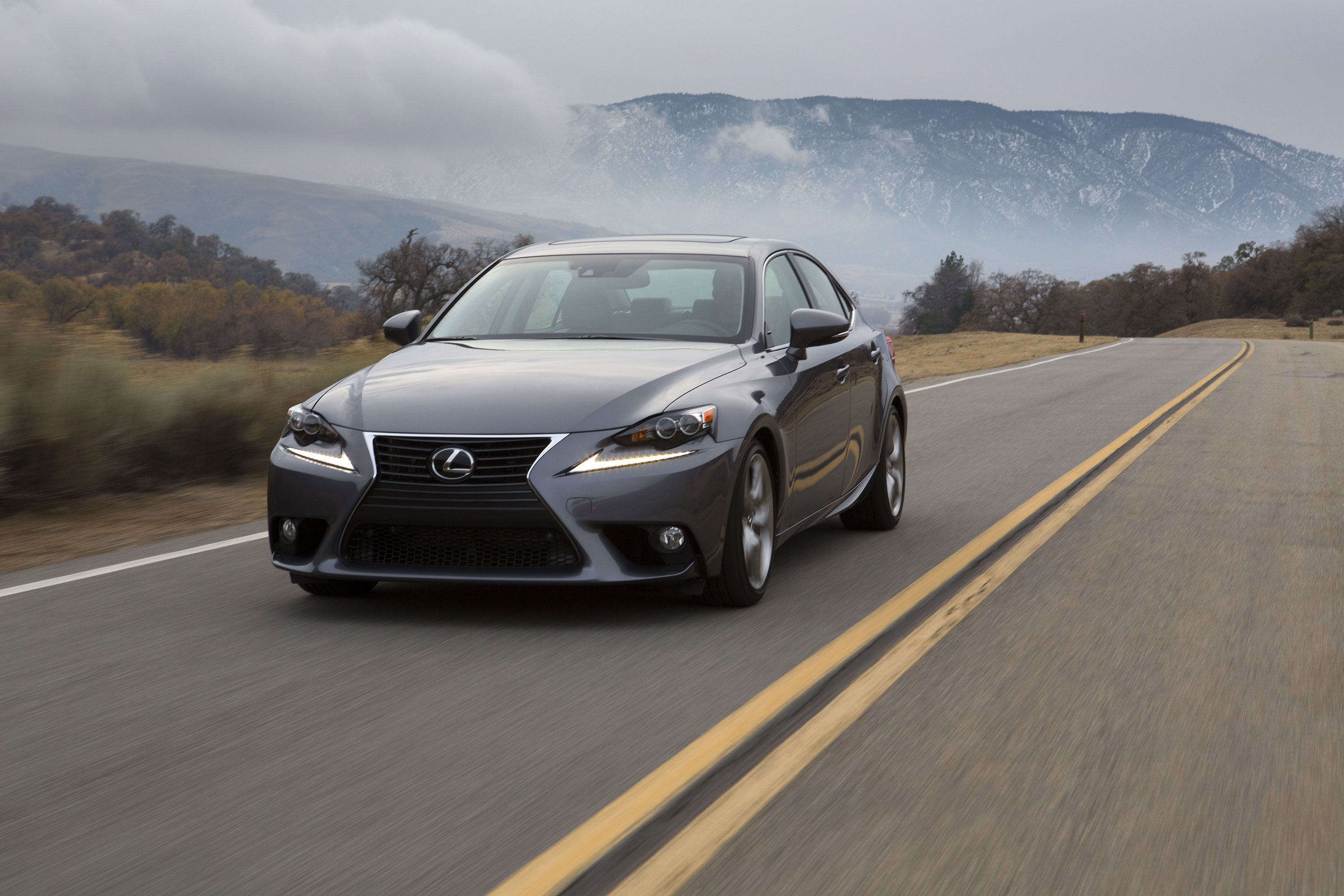 Lexus IS photo #35