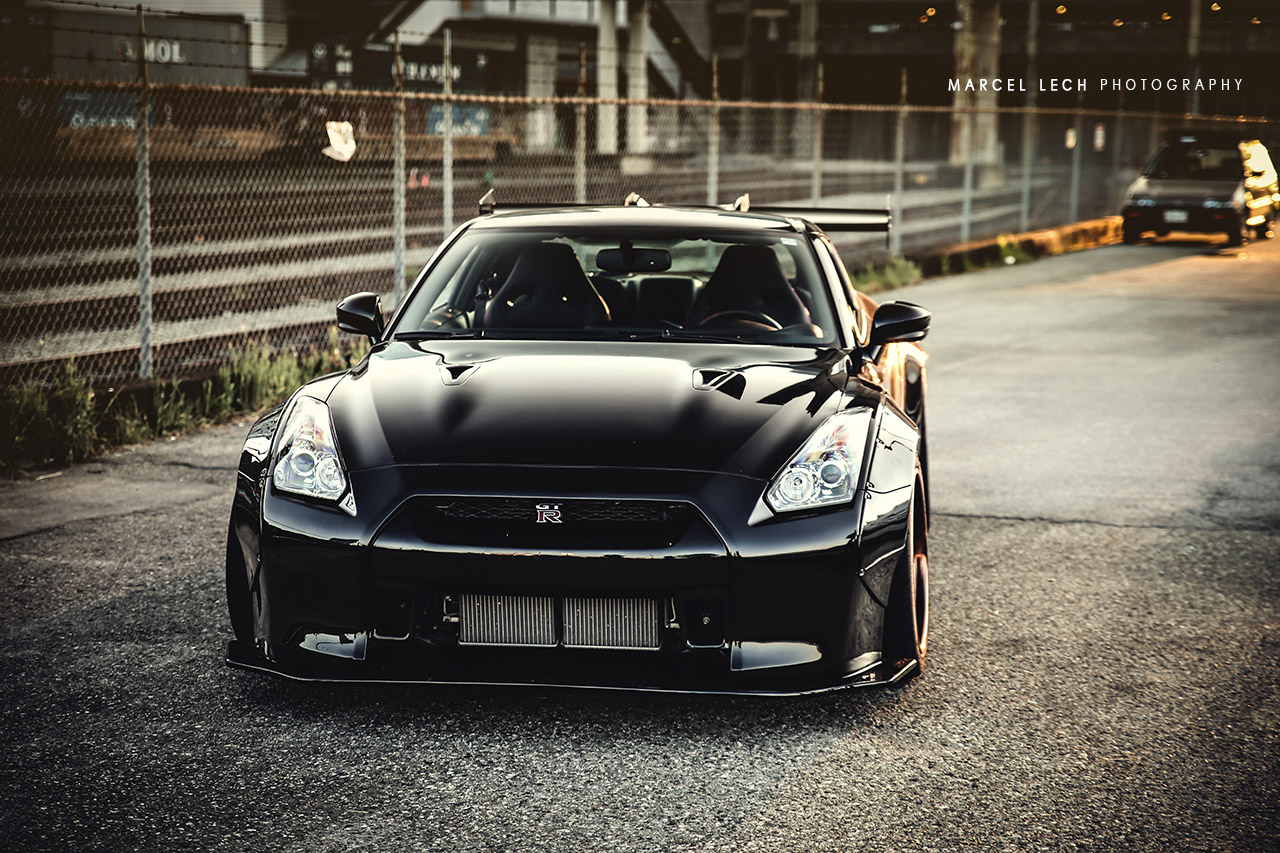 Liberty Walk Nissan GTR photo #1