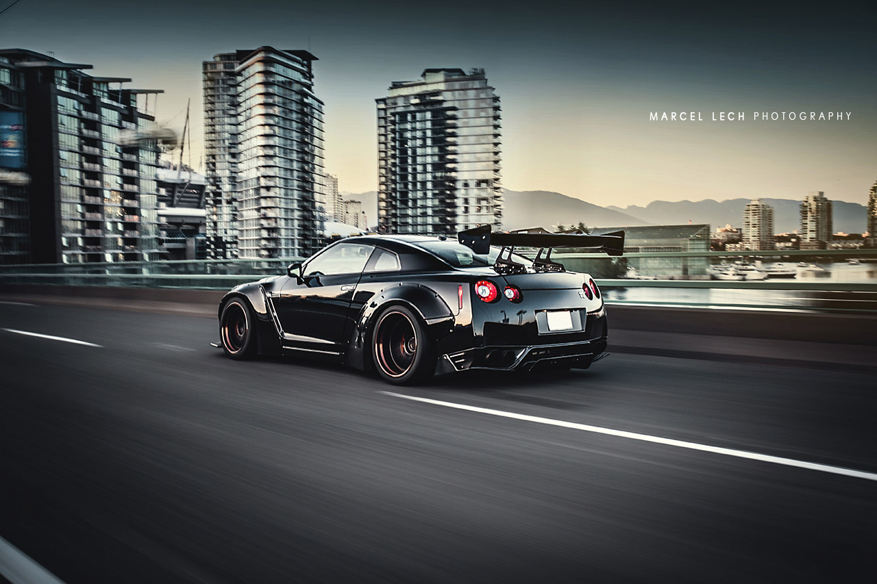Liberty Walk Nissan GTR photo #15