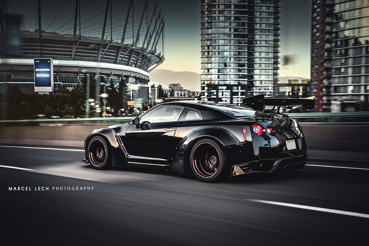 Liberty Walk Nissan GTR photo #16