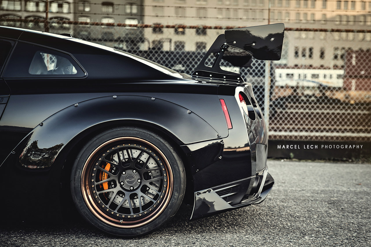 Liberty Walk Nissan GTR photo #20