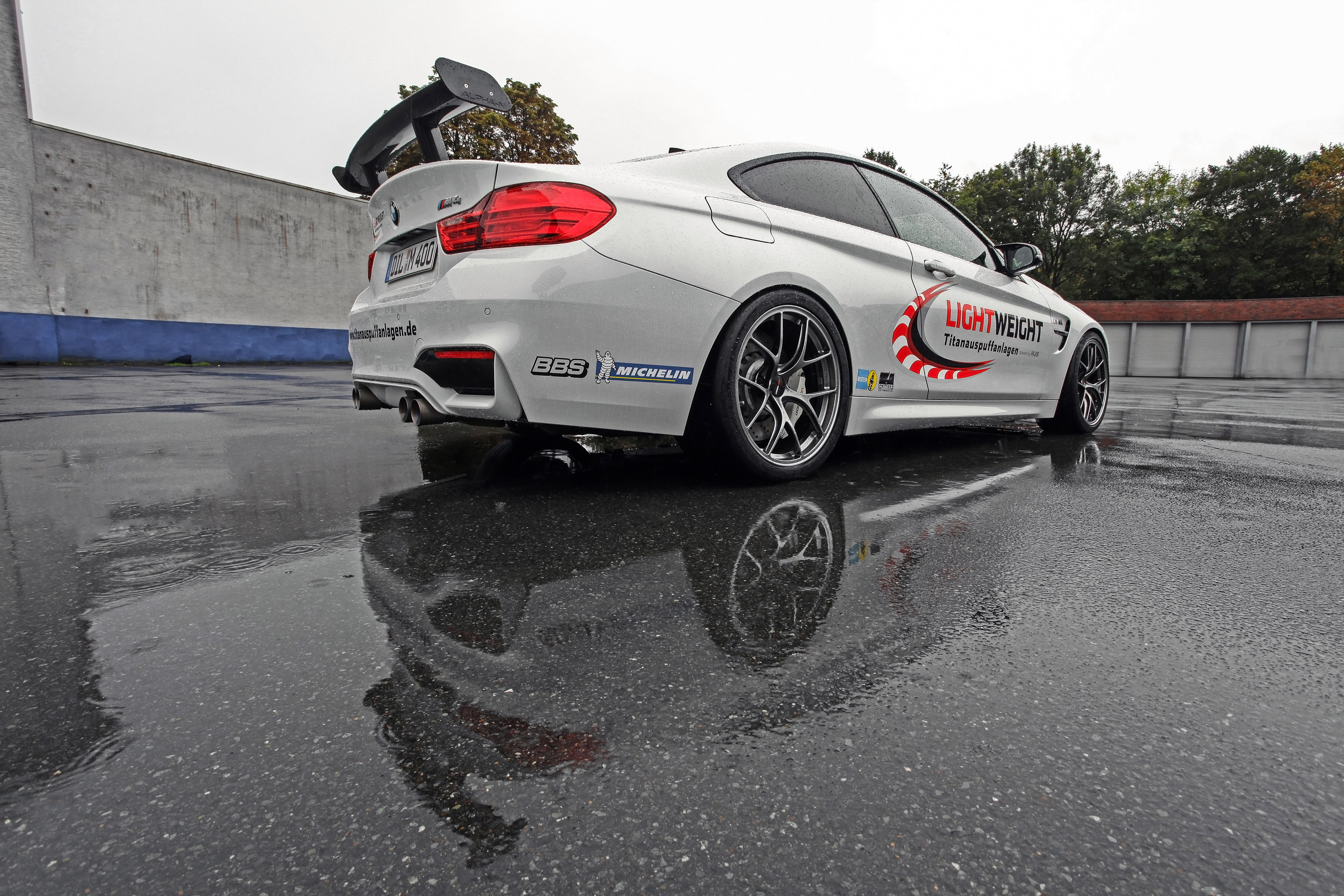 Lightweight BMW M4 photo #15