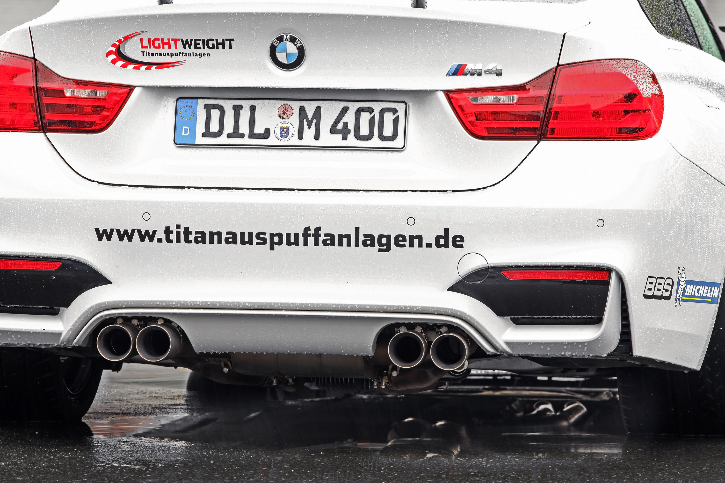 Lightweight BMW M4 photo #18