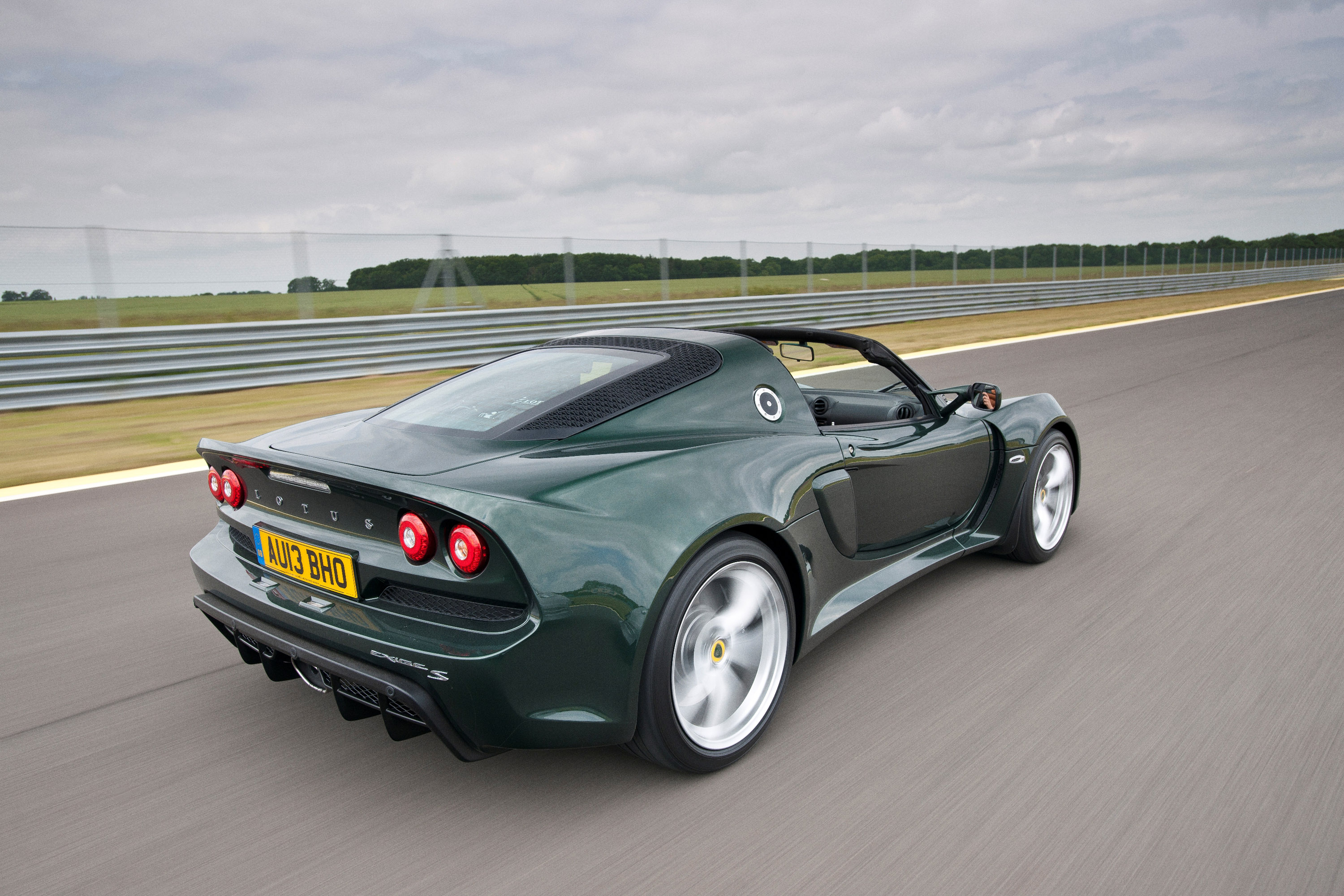 Lotus Exige S Roadster photo #32