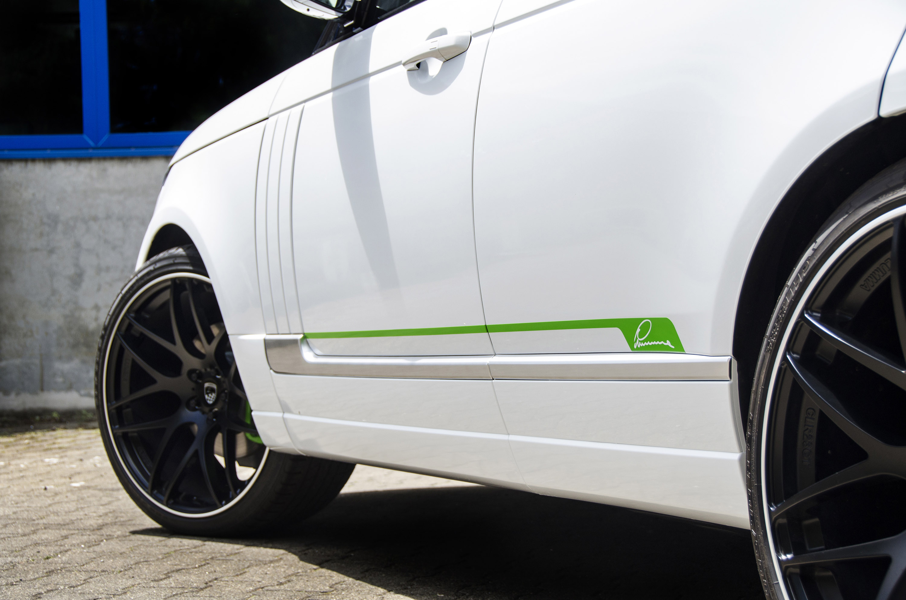 Lumma Design Range Rover Vogue CLR SR photo #23