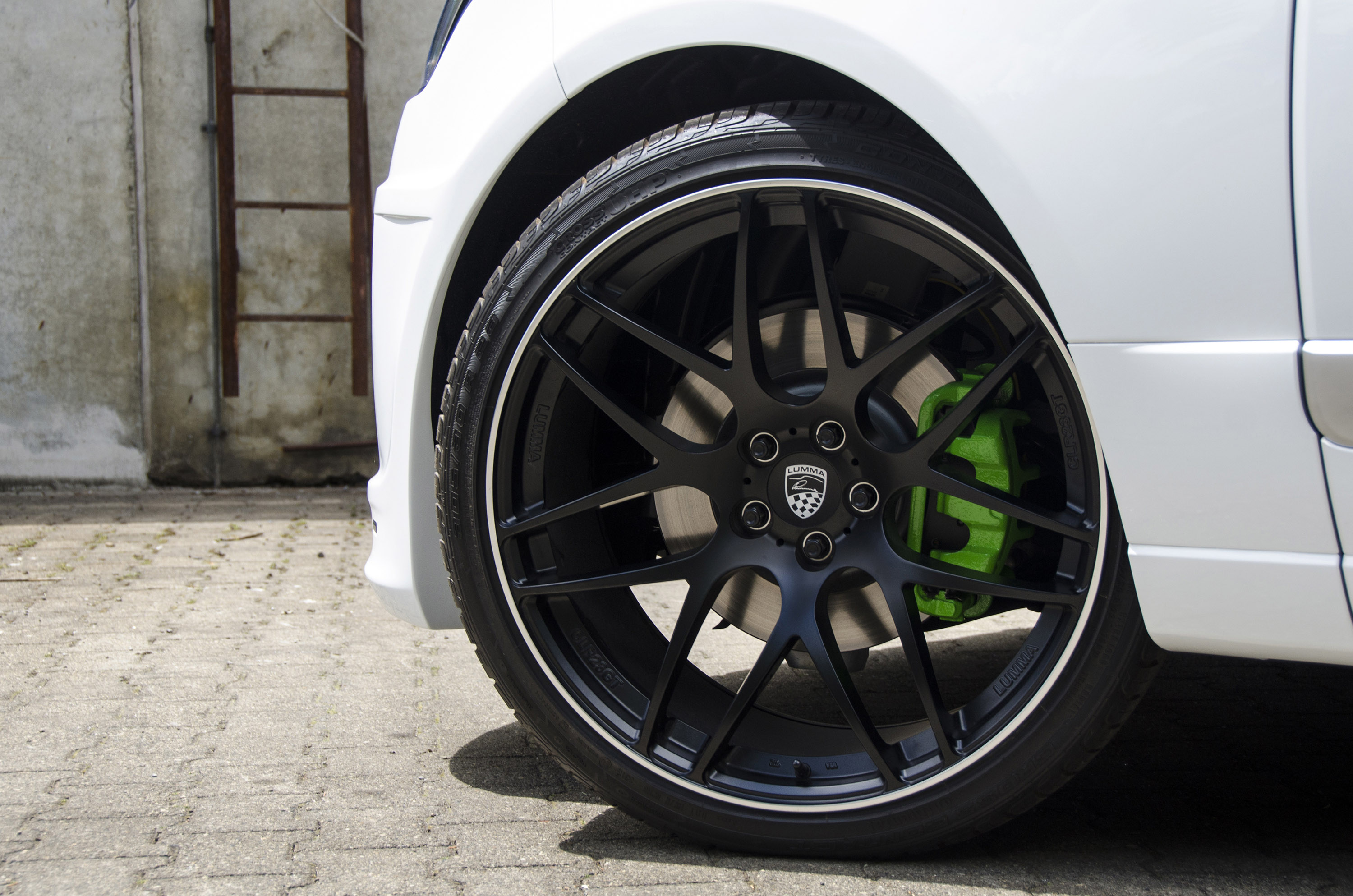 Lumma Design Range Rover Vogue CLR SR photo #24