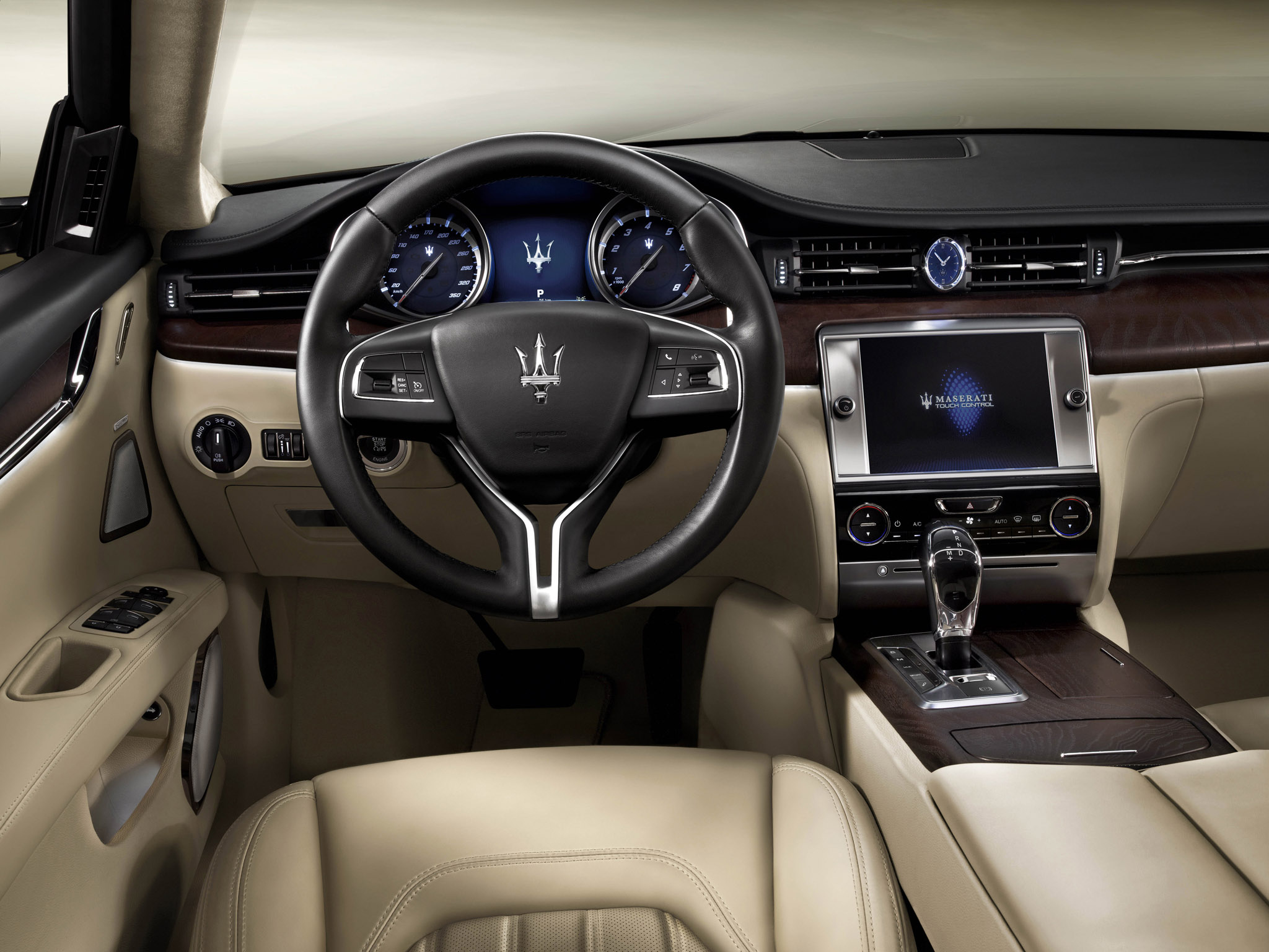 Maserati Quattroporte photo #35