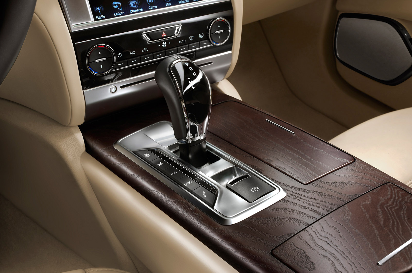 Maserati Quattroporte photo #44