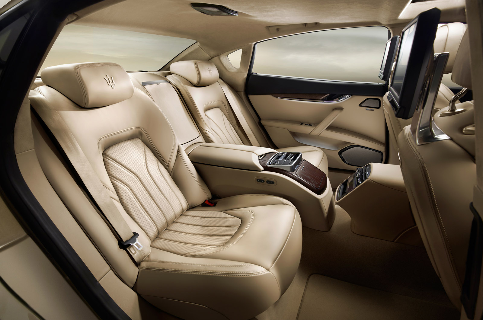 Maserati Quattroporte photo #45