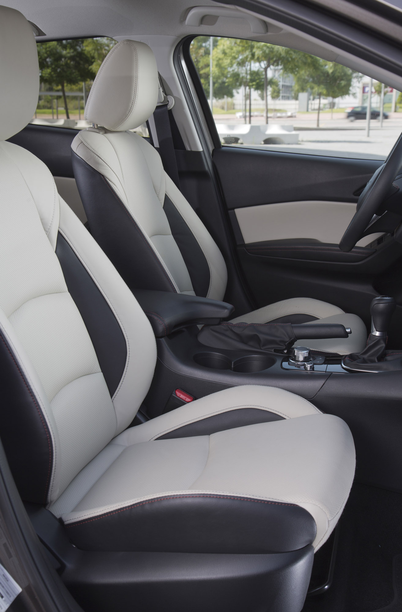 Mazda 3 Hatchback photo #46