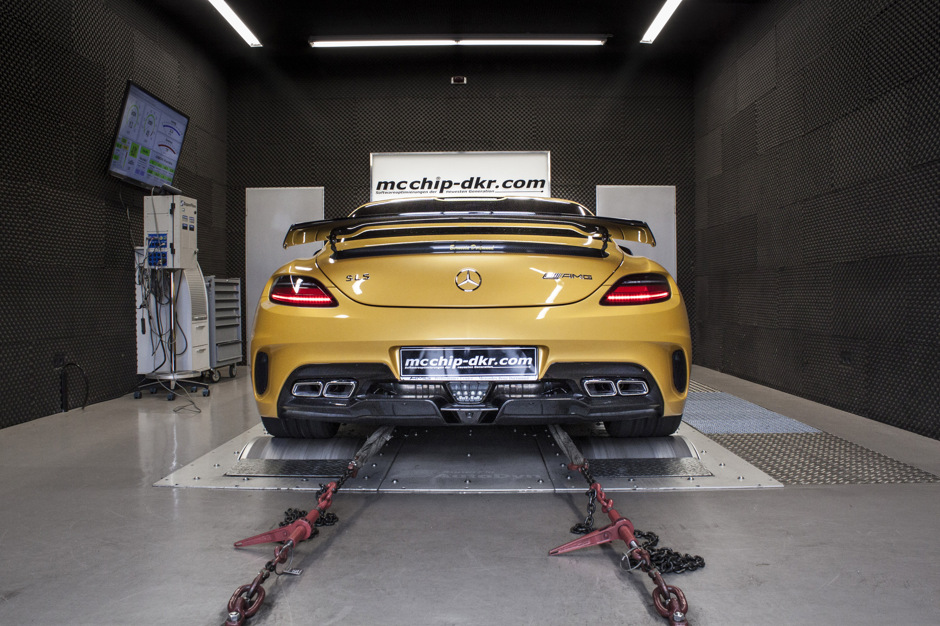 MCCHIP-DKR Mercedes-Benz SLS 63 AMG Black Series photo #6