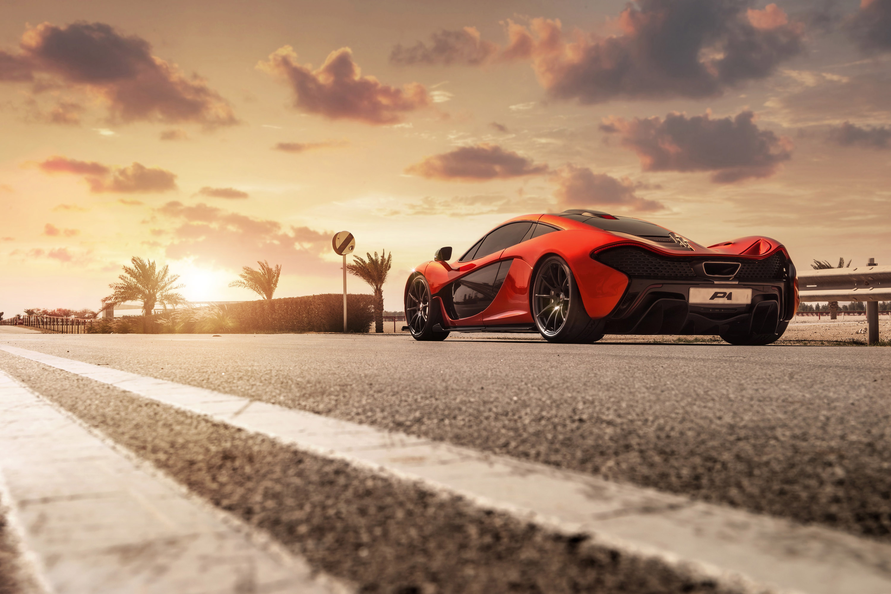 McLaren P1 photo #22