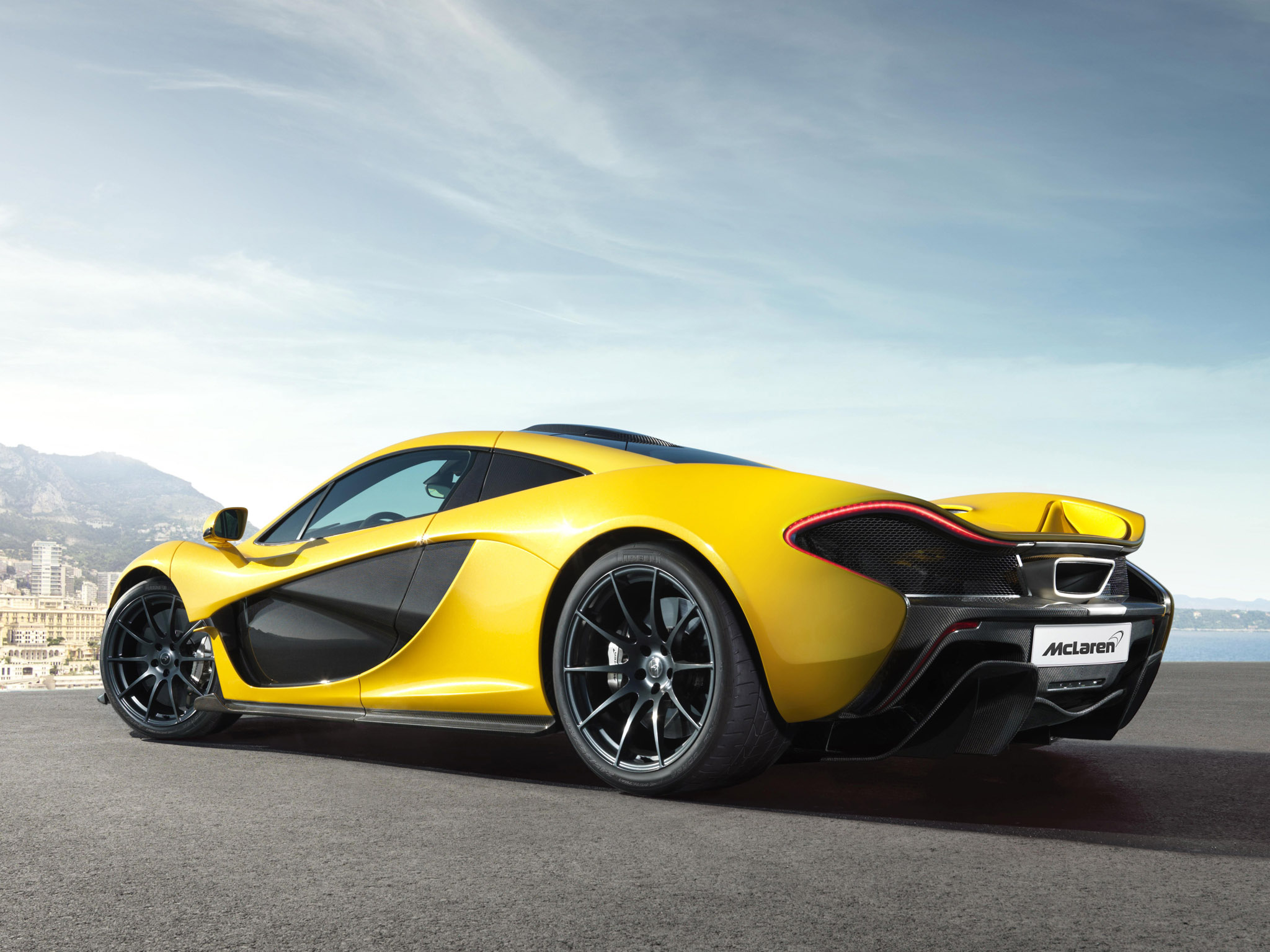 McLaren P1 photo #23