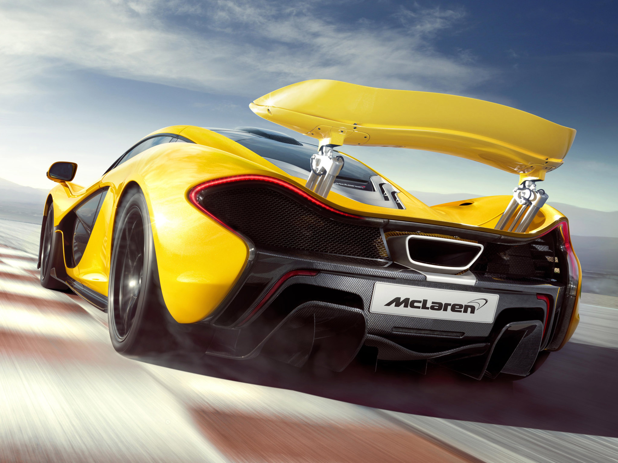 McLaren P1 photo #24