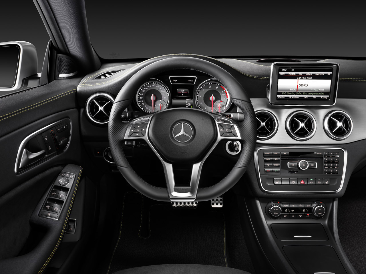 Mercedes-Benz CLA-Class photo #29