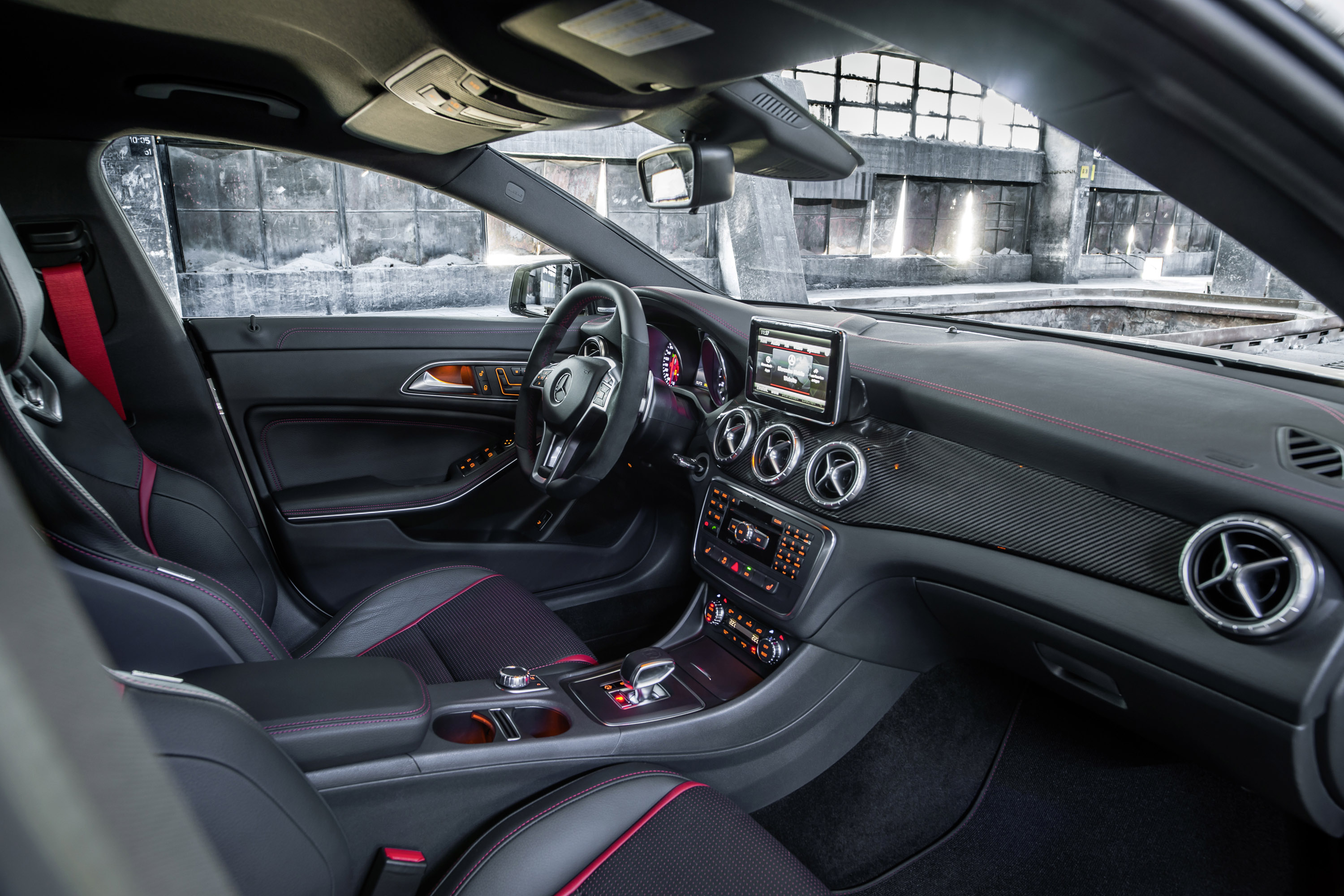 Mercedes-Benz CLA45 AMG photo #20