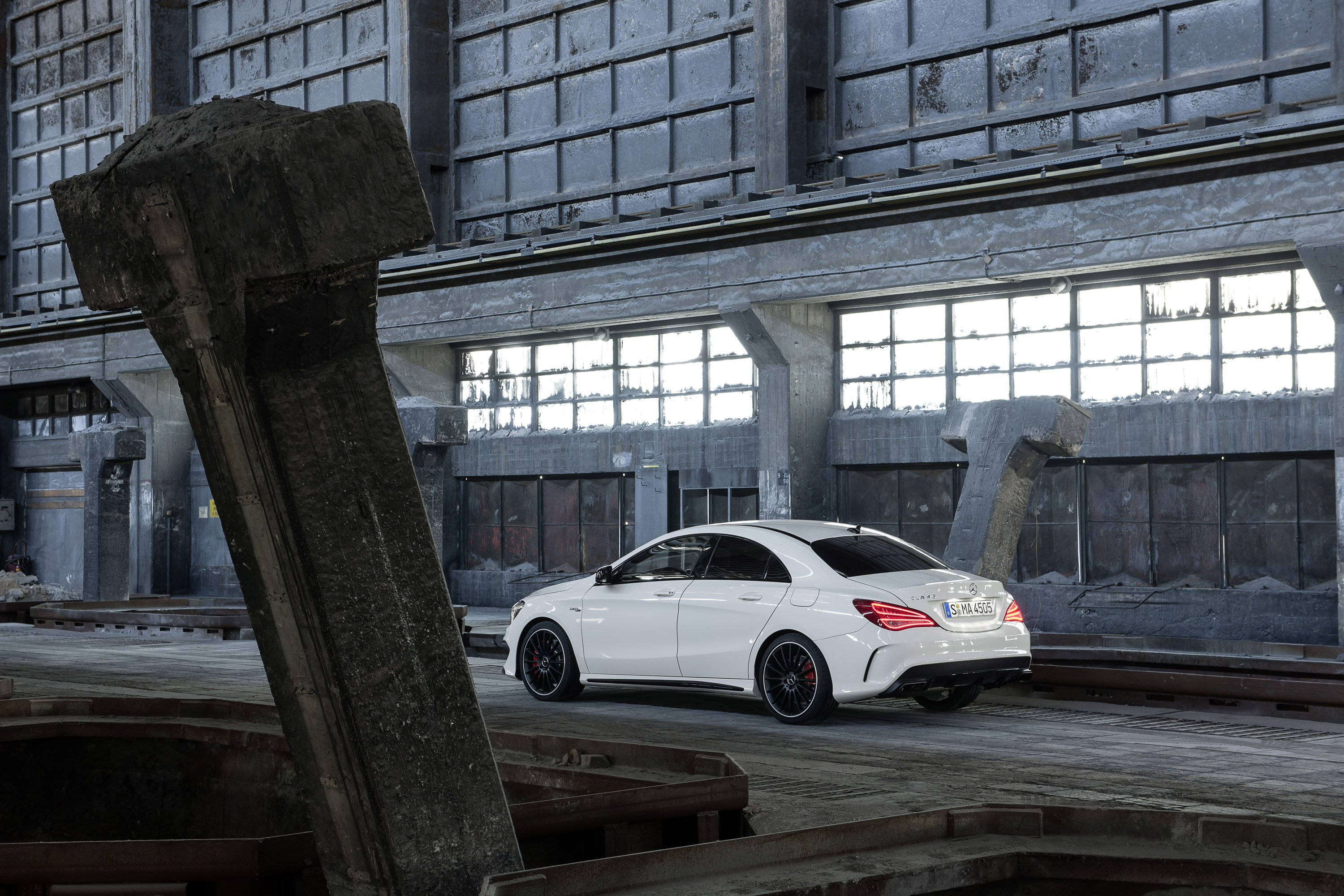 Mercedes-Benz CLA45 AMG photo #25