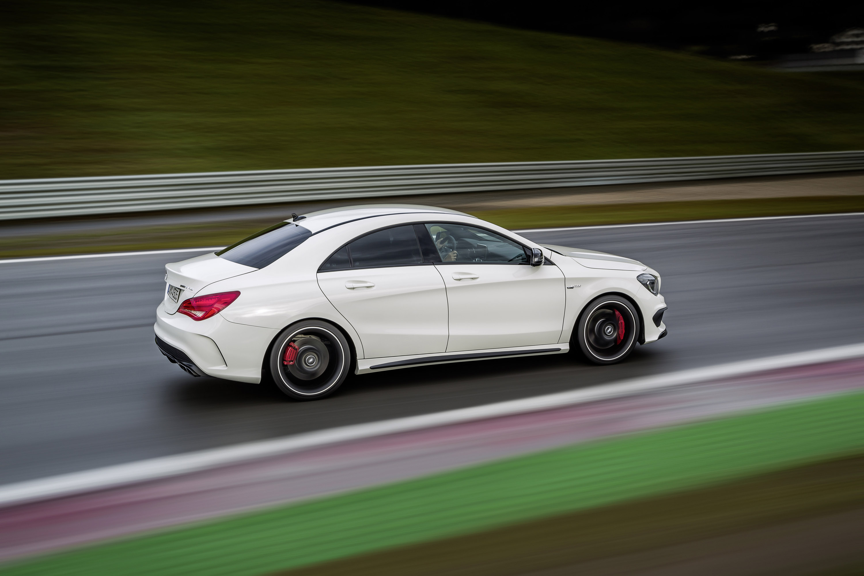 Mercedes-Benz CLA45 AMG photo #27