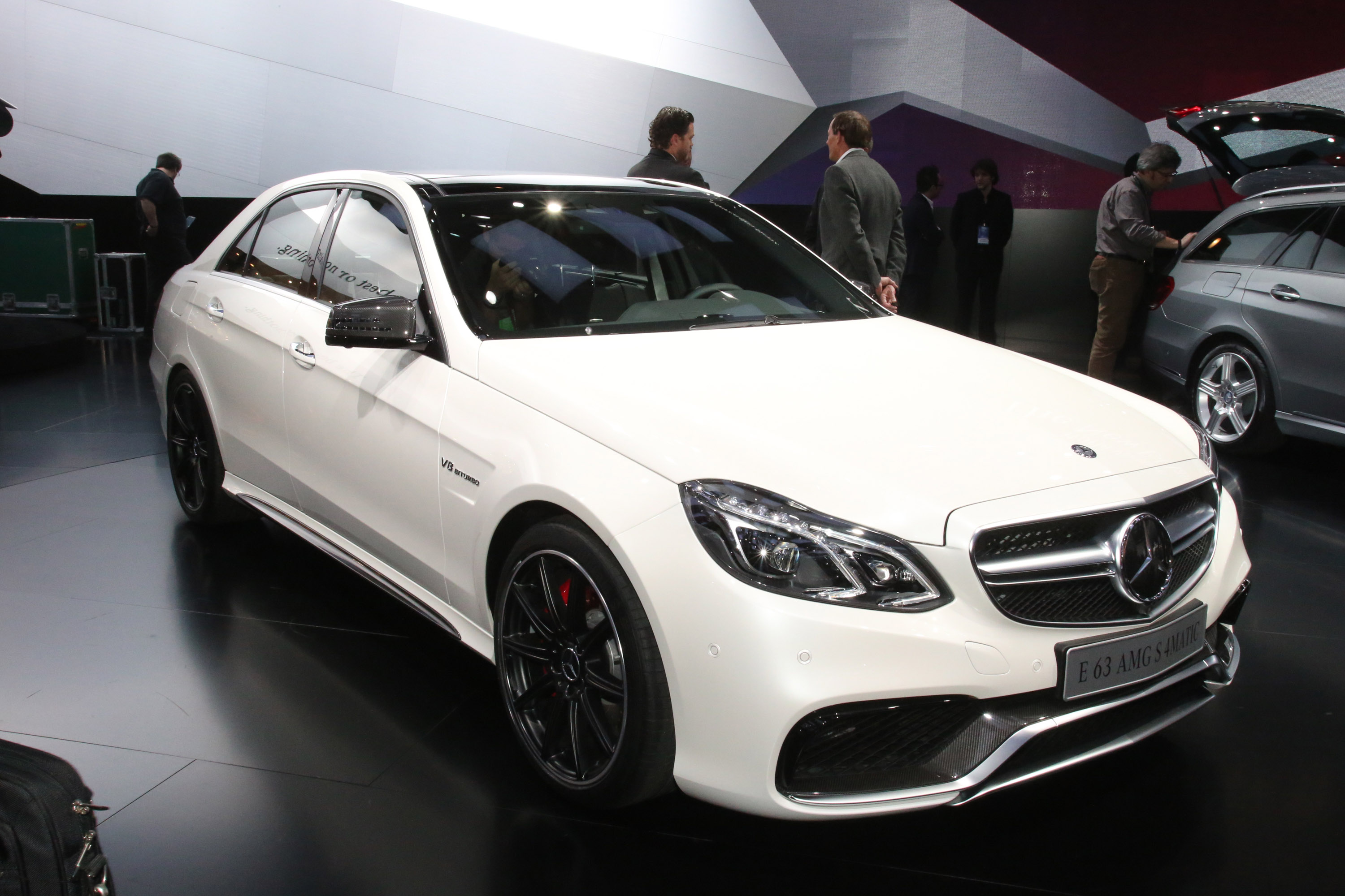 Mercedes-Benz E 63 AMG photo #16