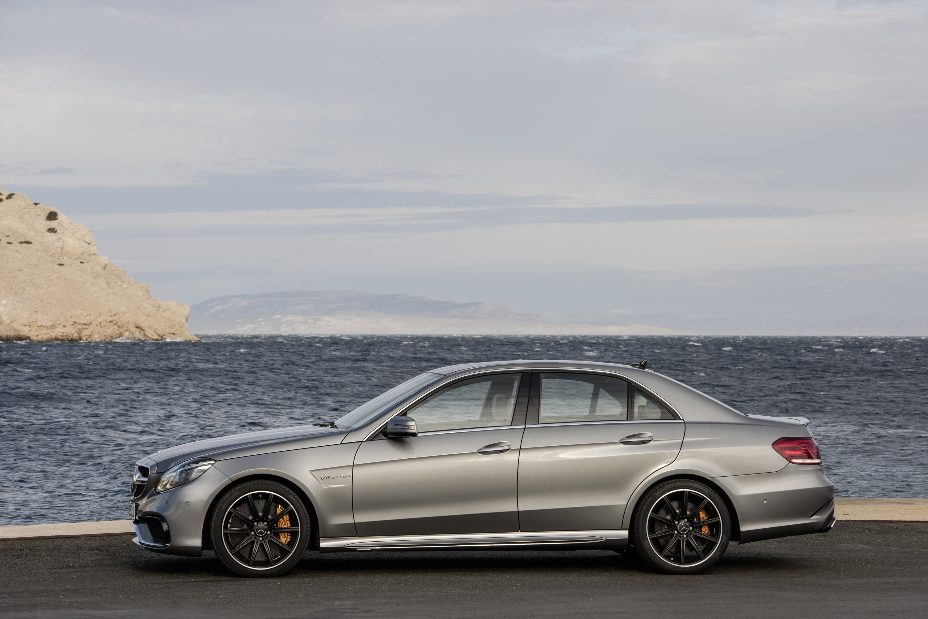 Mercedes-Benz E 63 AMG photo #17